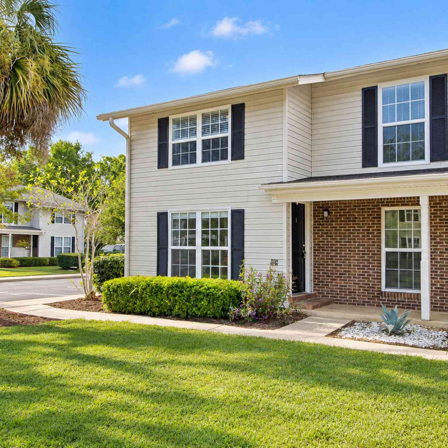 Condo For Sale - 2494 Etiwan Avenue #UNIT 1H<br/> Charleston, SC 29414
