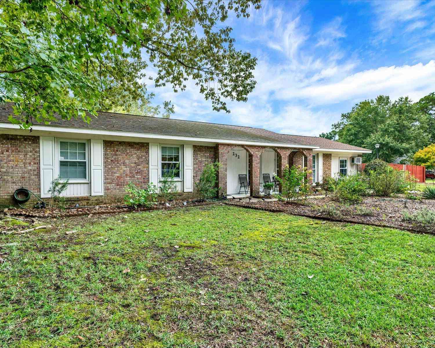 Homes For Sale - 232 Judith Drive<br/> Summerville, SC 29485