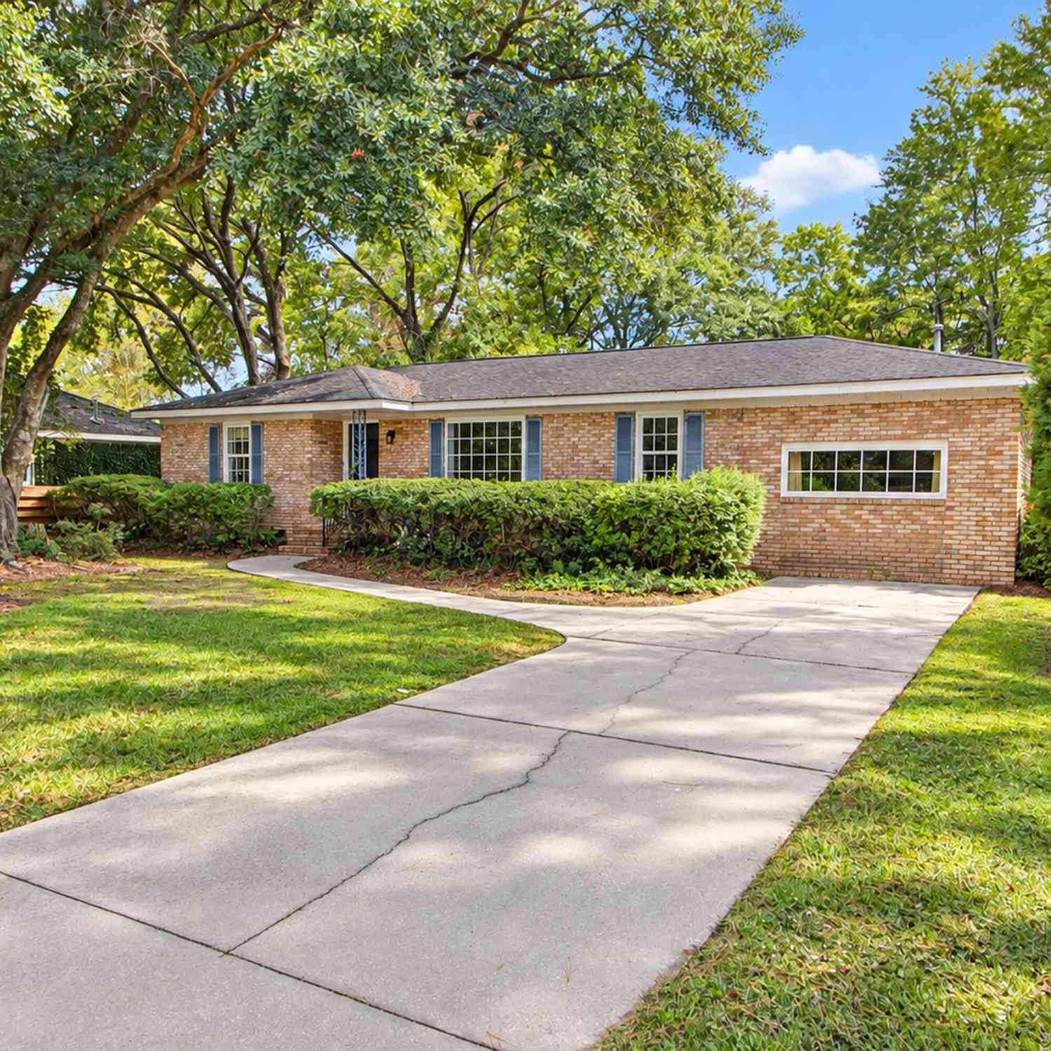 Homes For Sale - 531 Carpenter Street<br/> Charleston, SC 29412