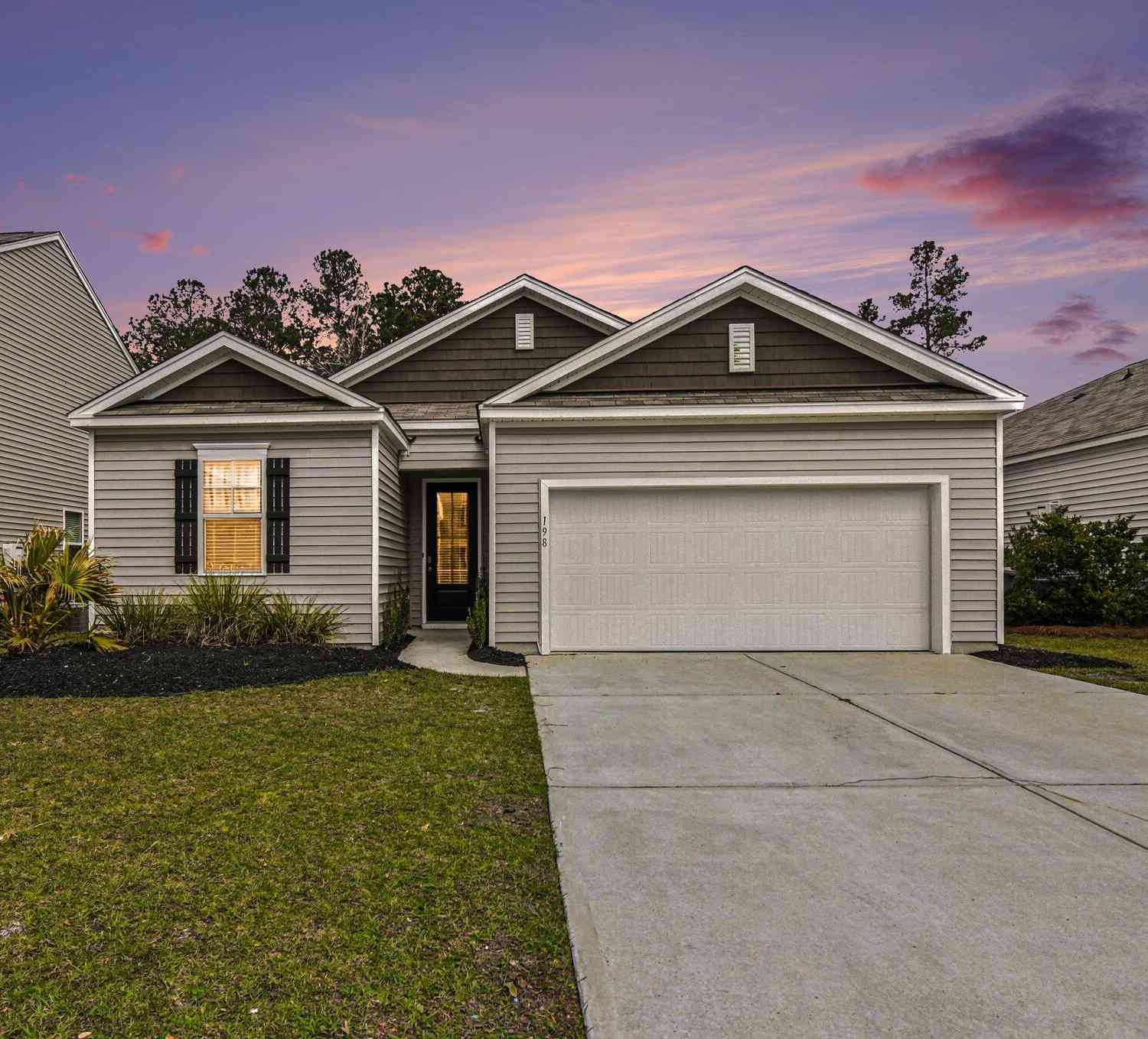 Homes For Sale - 198 Greenwich Drive<br/> Summerville, SC 29486