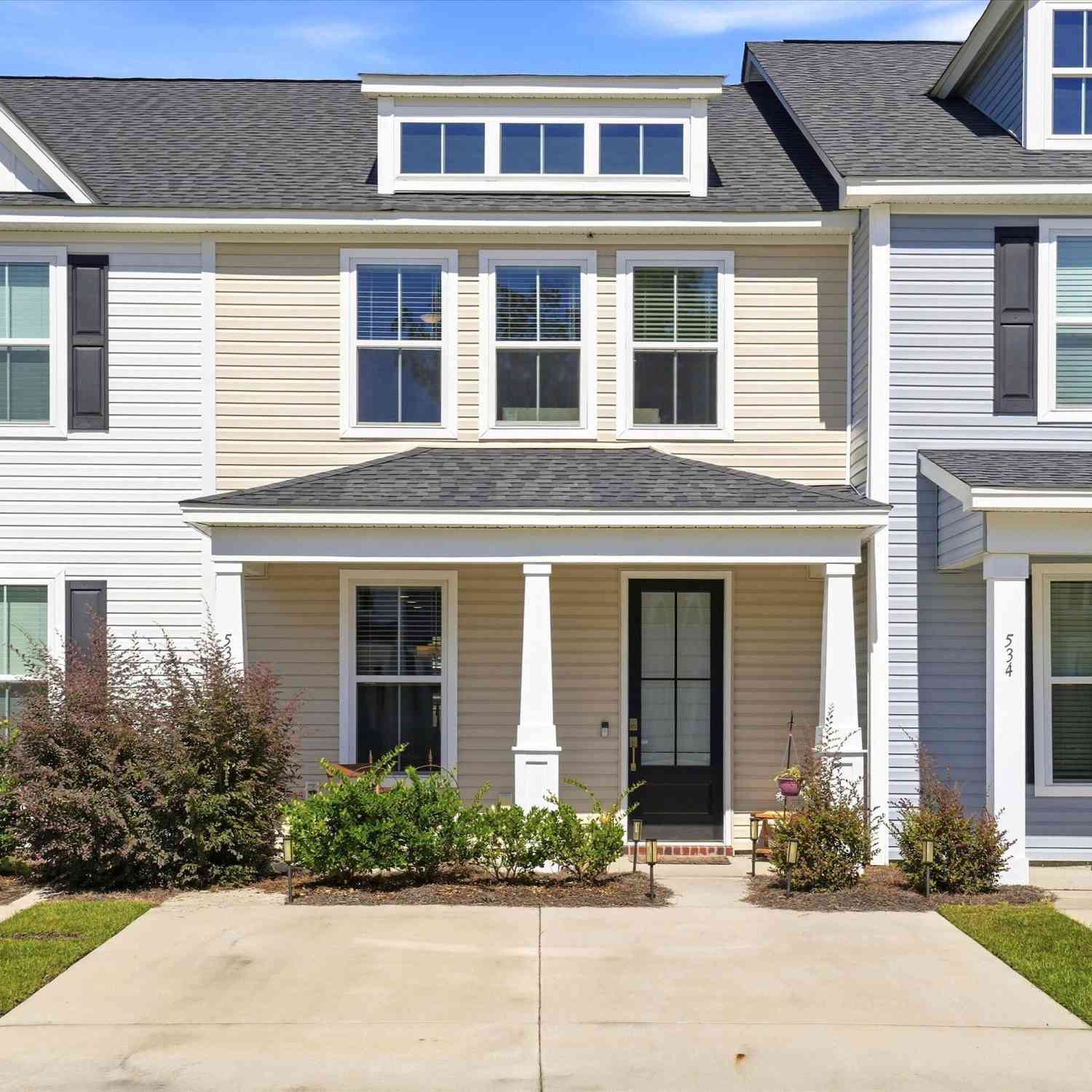 Townhouse For Sale - 536 Green Fern Drive<br/> Summerville, SC 29483
