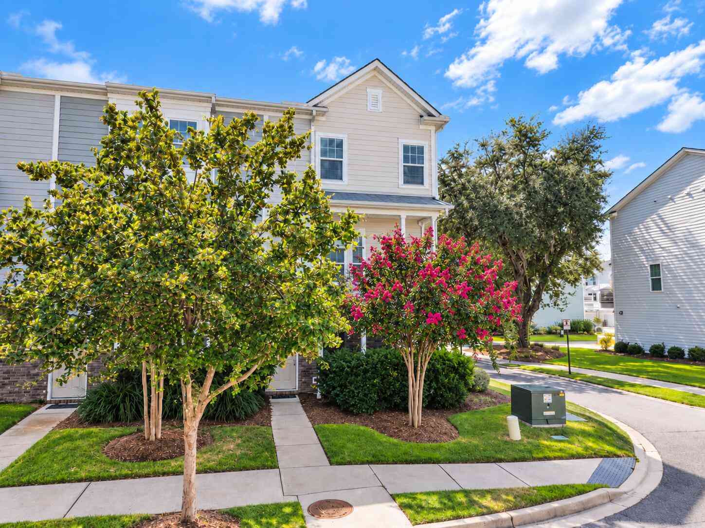 Townhouse For Sale - 119 Rowans Creek Drive<br/> Charleston, SC 29492