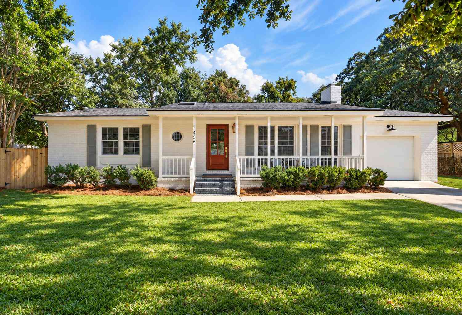 Homes For Sale - 1456 Waterway Court<br/> Mount Pleasant, SC 29464