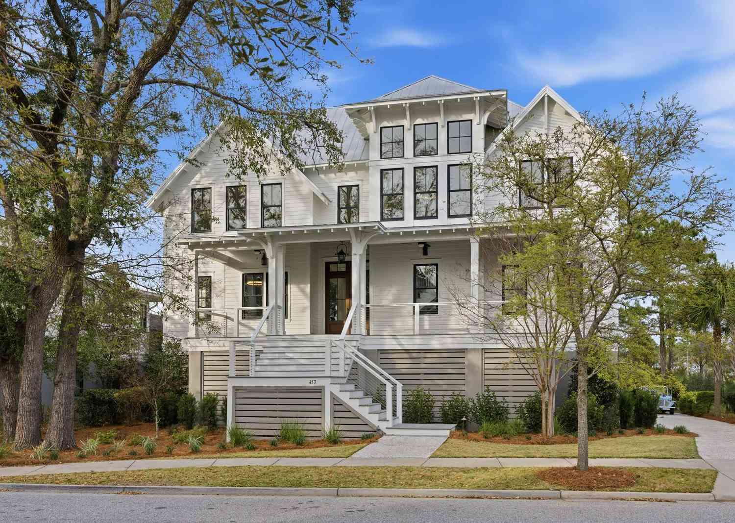 Homes For Sale - 457 Lesesne Street<br/> Charleston, SC 29492