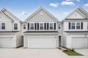 Condo For Sale - 103 Green Thistle Way<br/> Summerville, SC 29483
