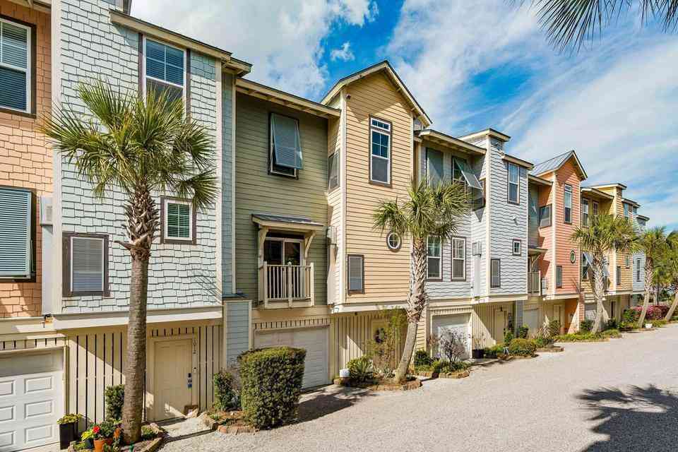 Homes For Sale - 1010 Lighterman Way<br/> Charleston, SC 29412