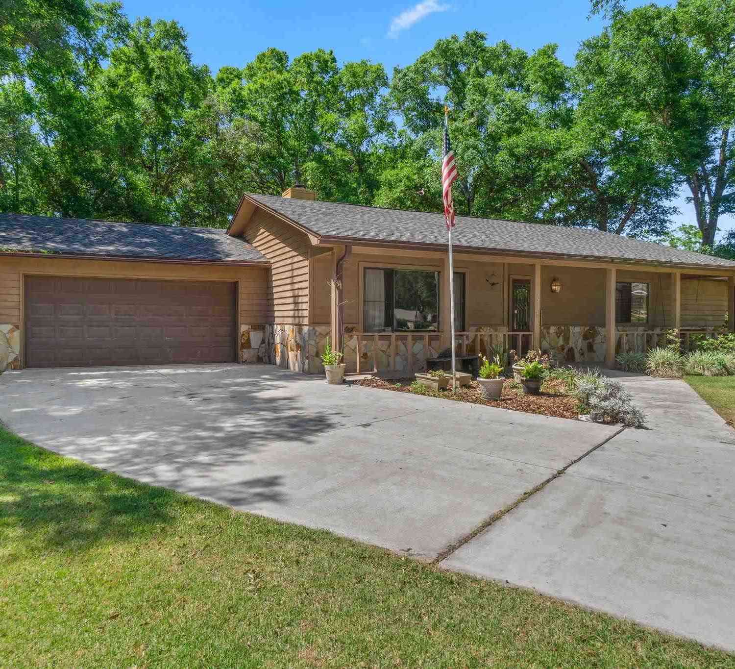 Homes For Sale - 2734 Chickering Rd<br/> Pensacola, FL 32514