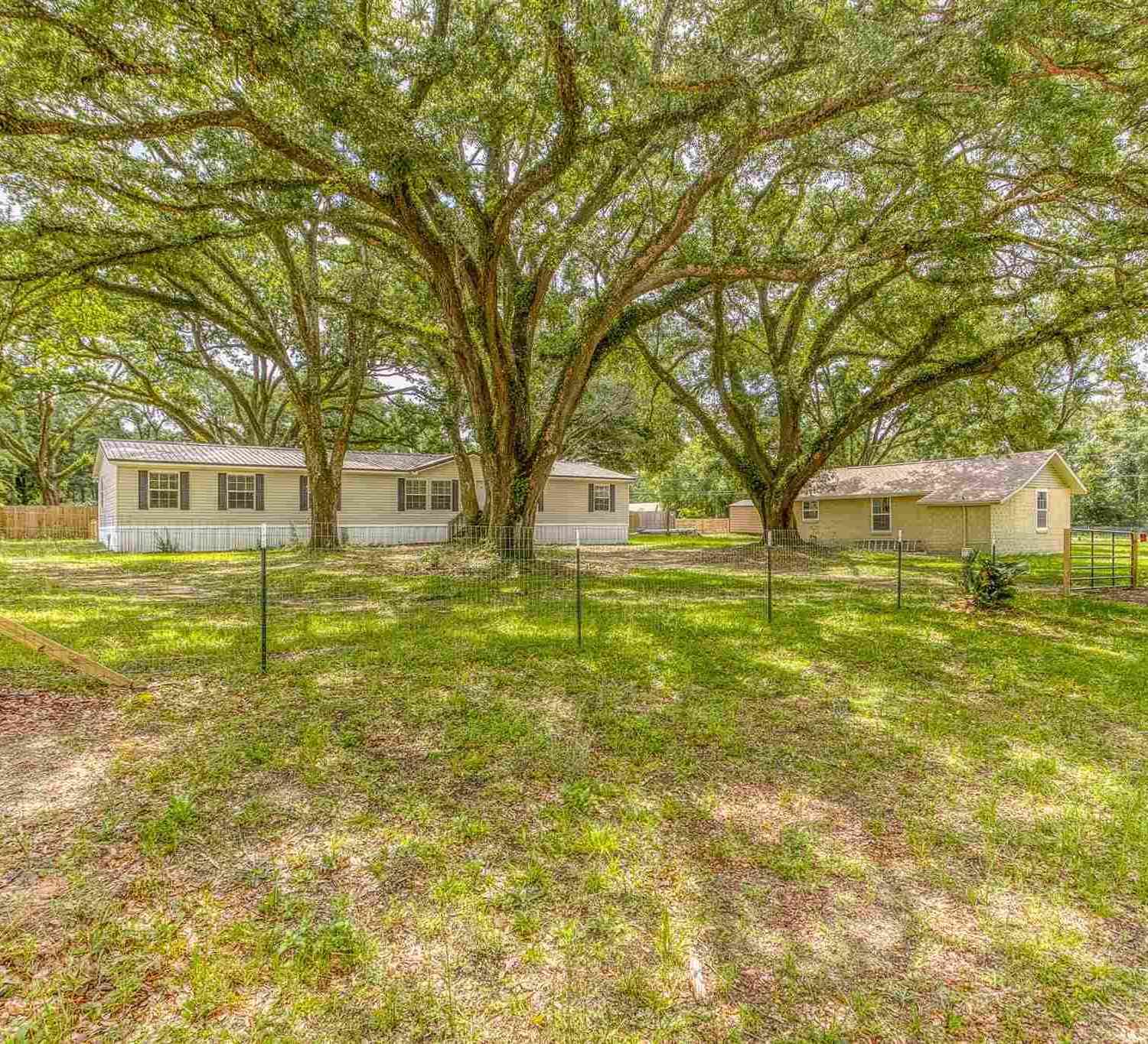 Homes For Sale - 3138 Wilde Lake Blvd<br/> Pensacola, FL 32526