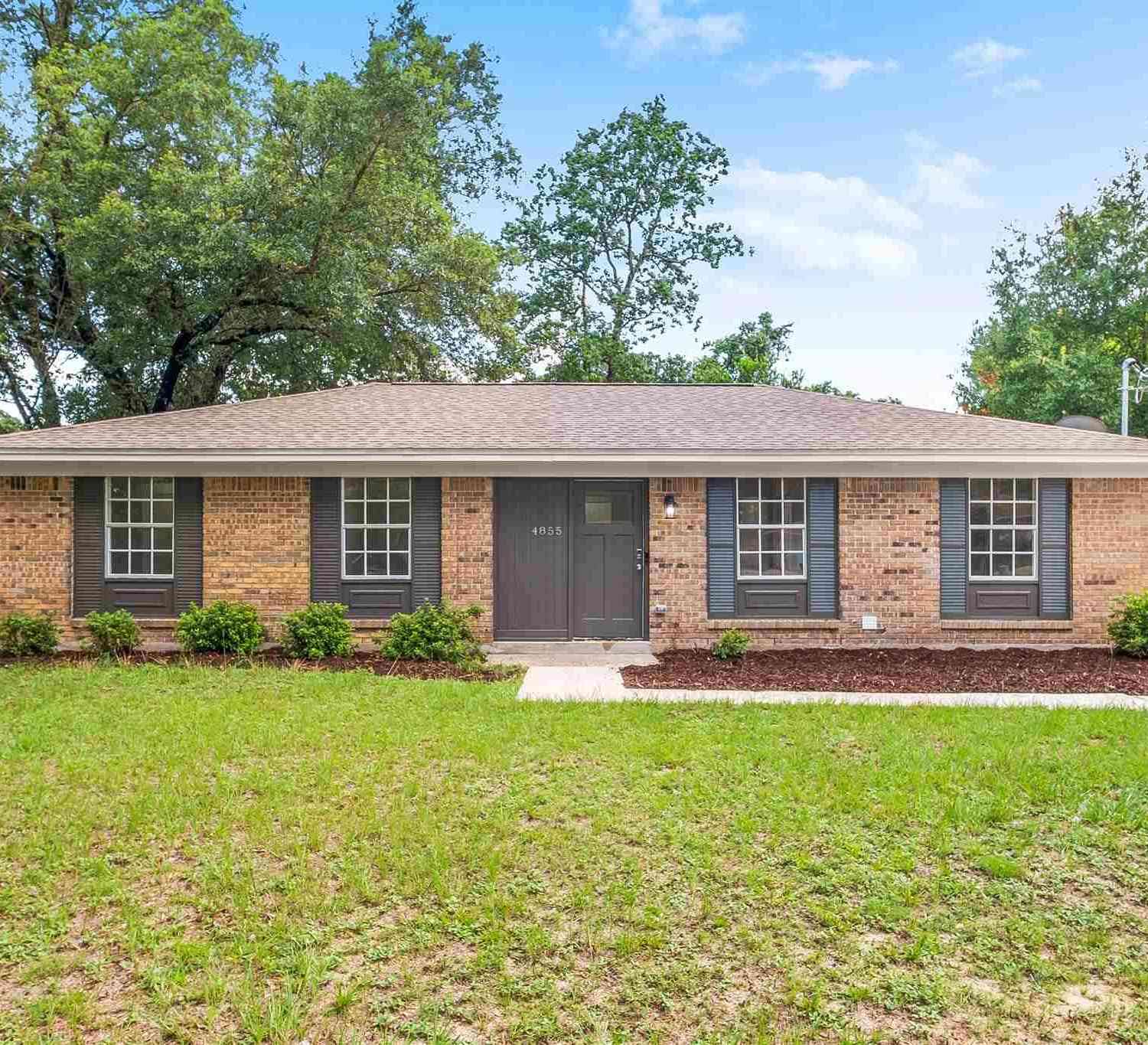 Homes For Sale - 4855 Cuerro Ct<br/> Pensacola, FL 32526