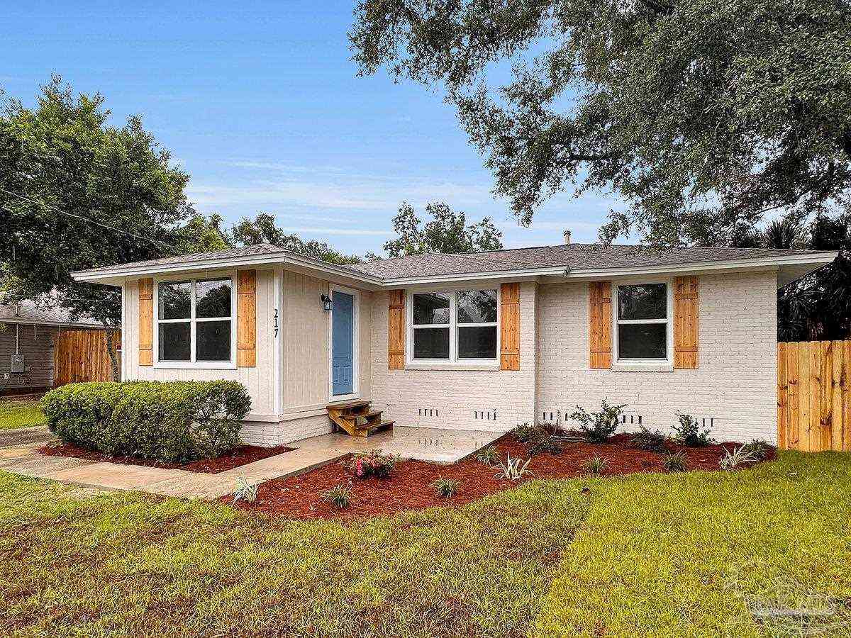Homes For Sale - 217 Donald Dr<br/> Pensacola, FL 32507