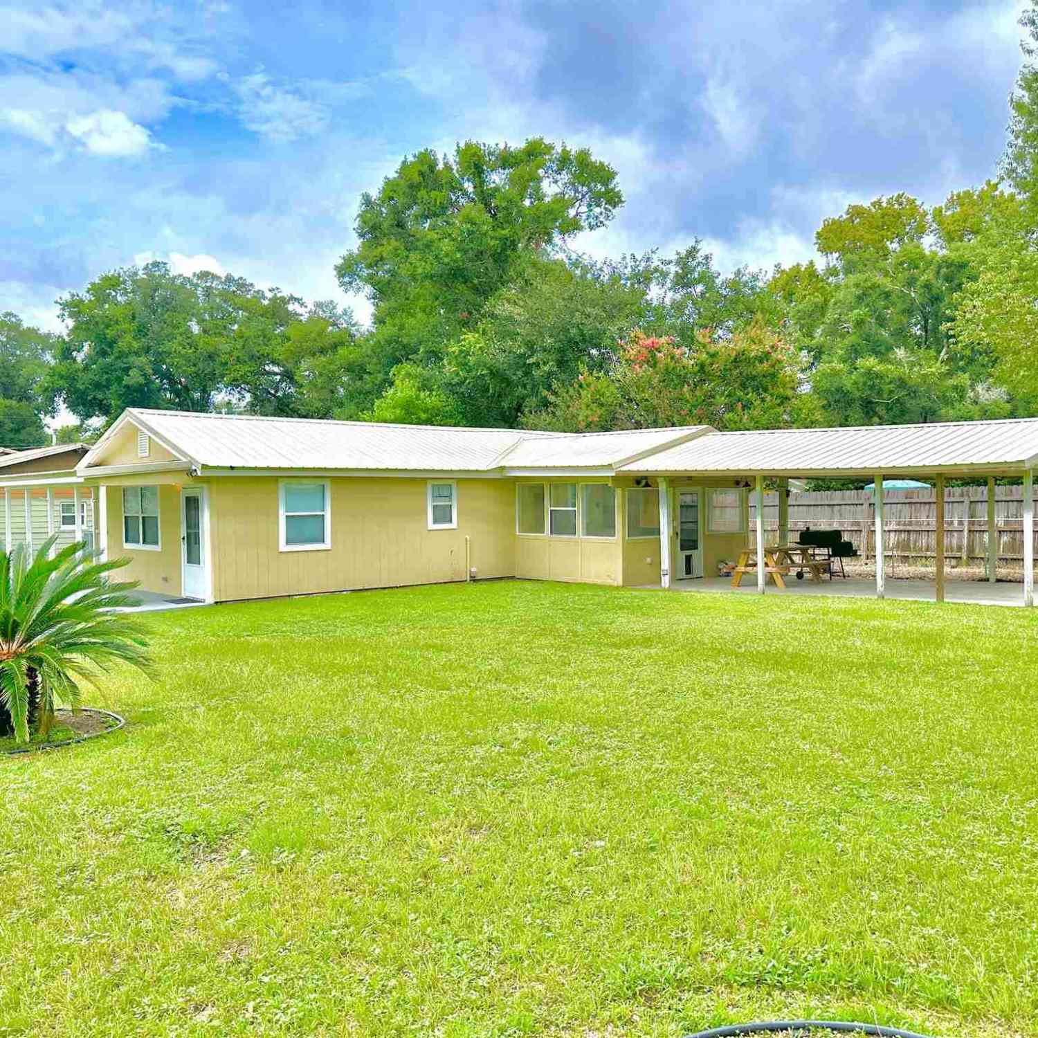 Homes For Sale - 2304 St Mary Ave<br/> Pensacola, FL 32505