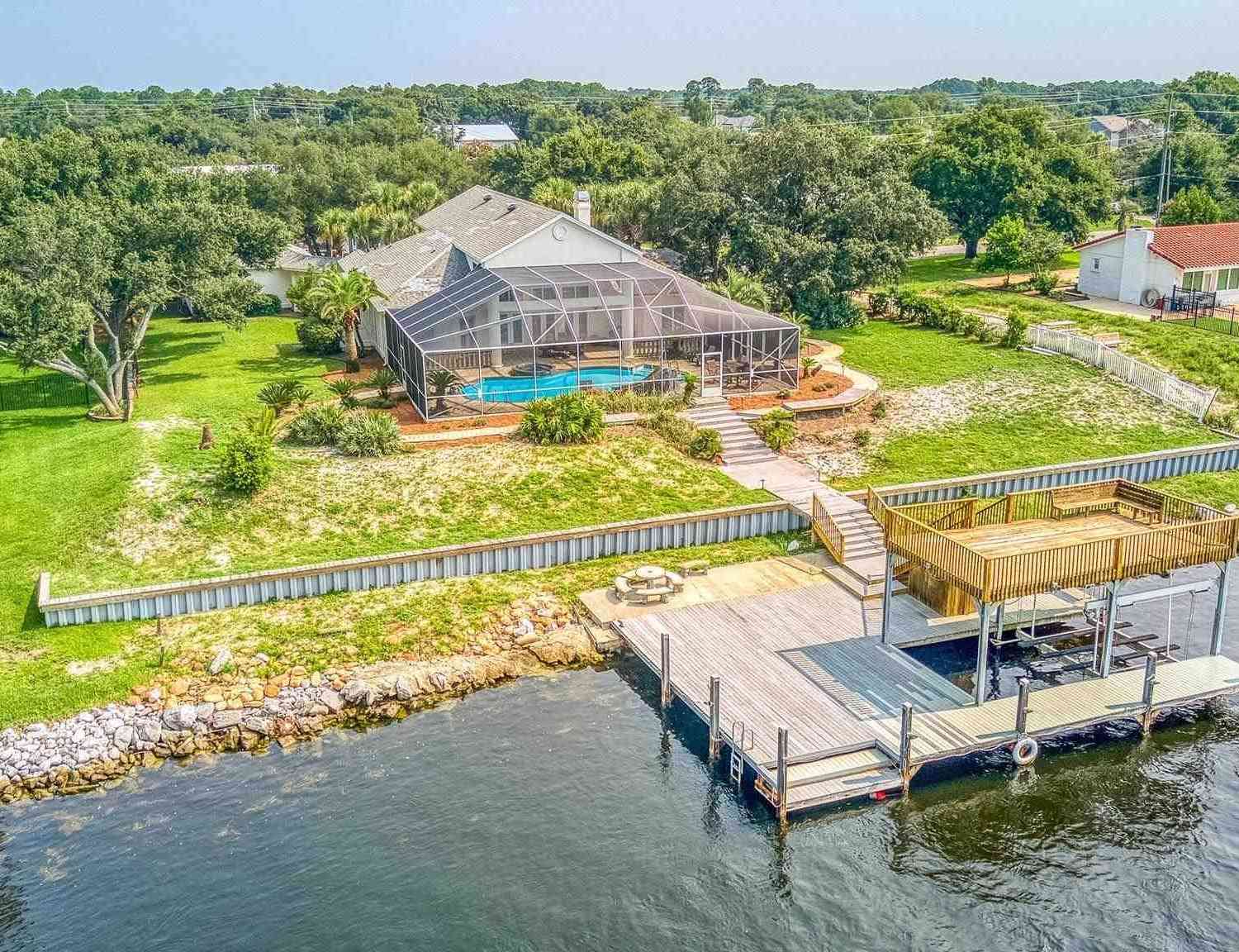 Homes For Sale - 14201 Canal Dr<br/> Pensacola, FL 32507