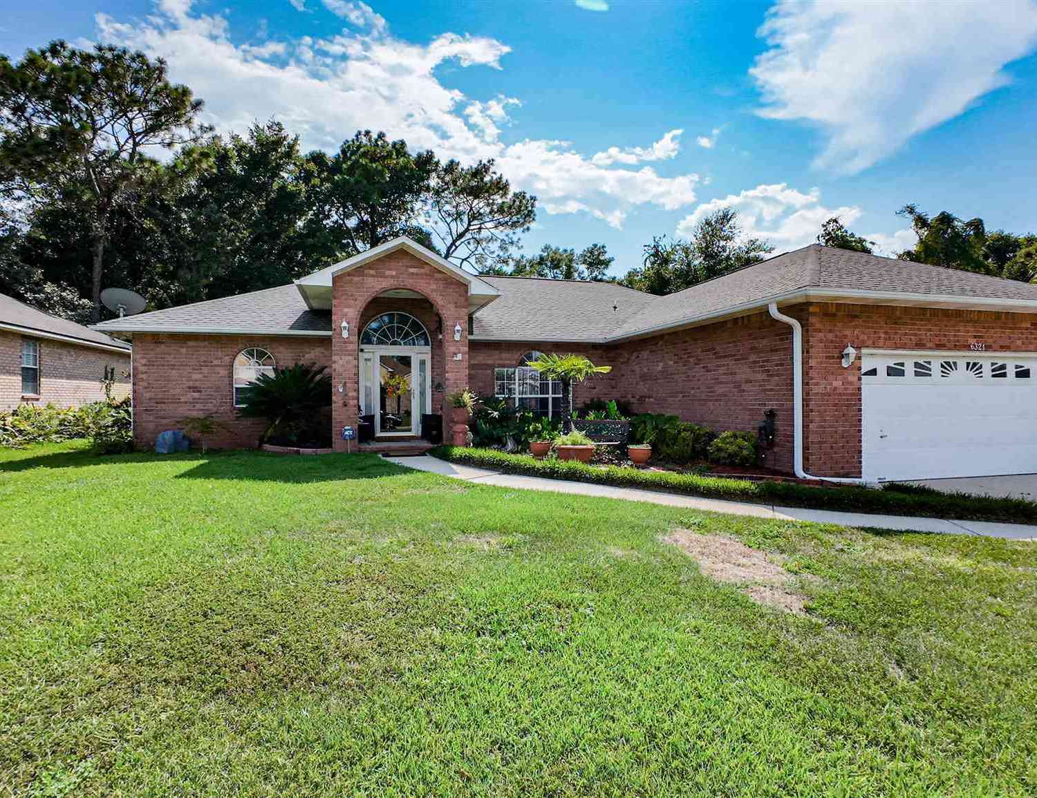 Homes For Sale - 6321 Summer Lakes Ln<br/> Pensacola, FL 32504