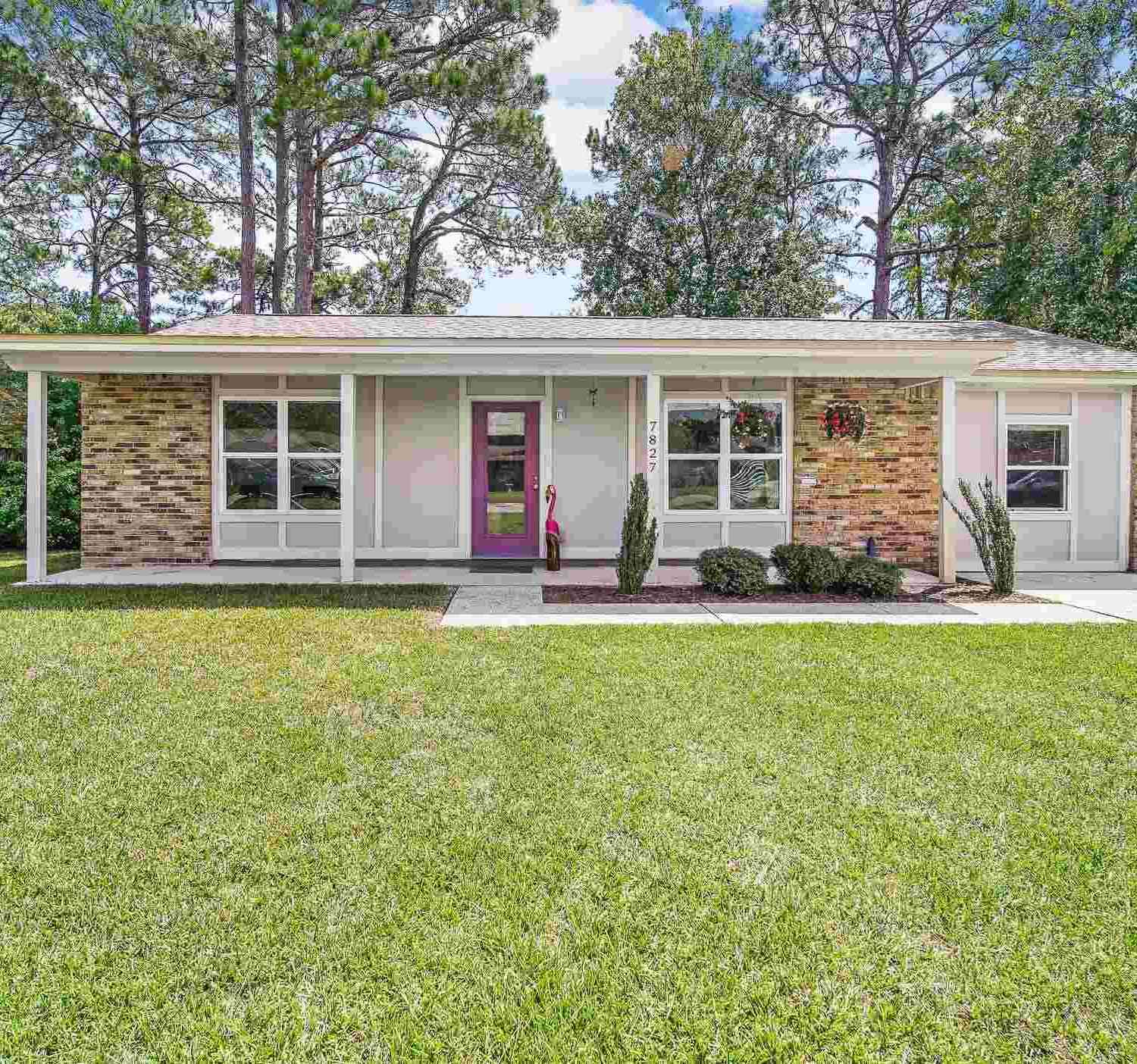 Homes For Sale - 7827 Montego Dr<br/> Pensacola, FL 32506