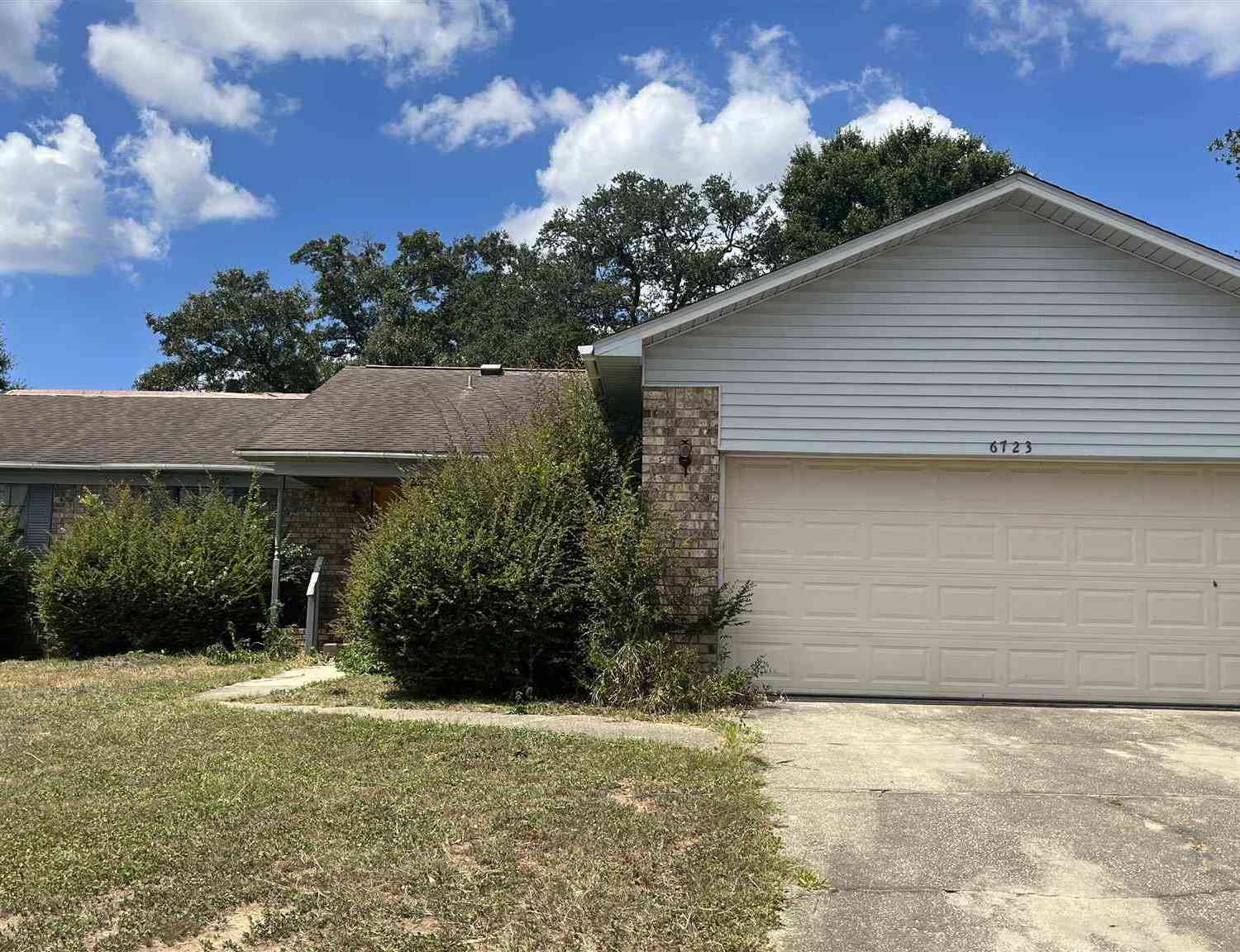 Homes For Sale - 6723 Greenwell St<br/> Pensacola, FL 32526