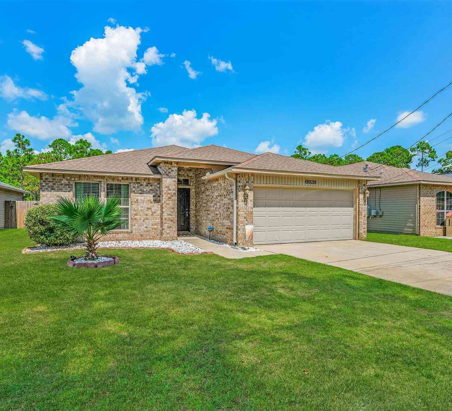 Homes For Sale - 8928 Quail Roost Dr<br/> Navarre, FL 32566