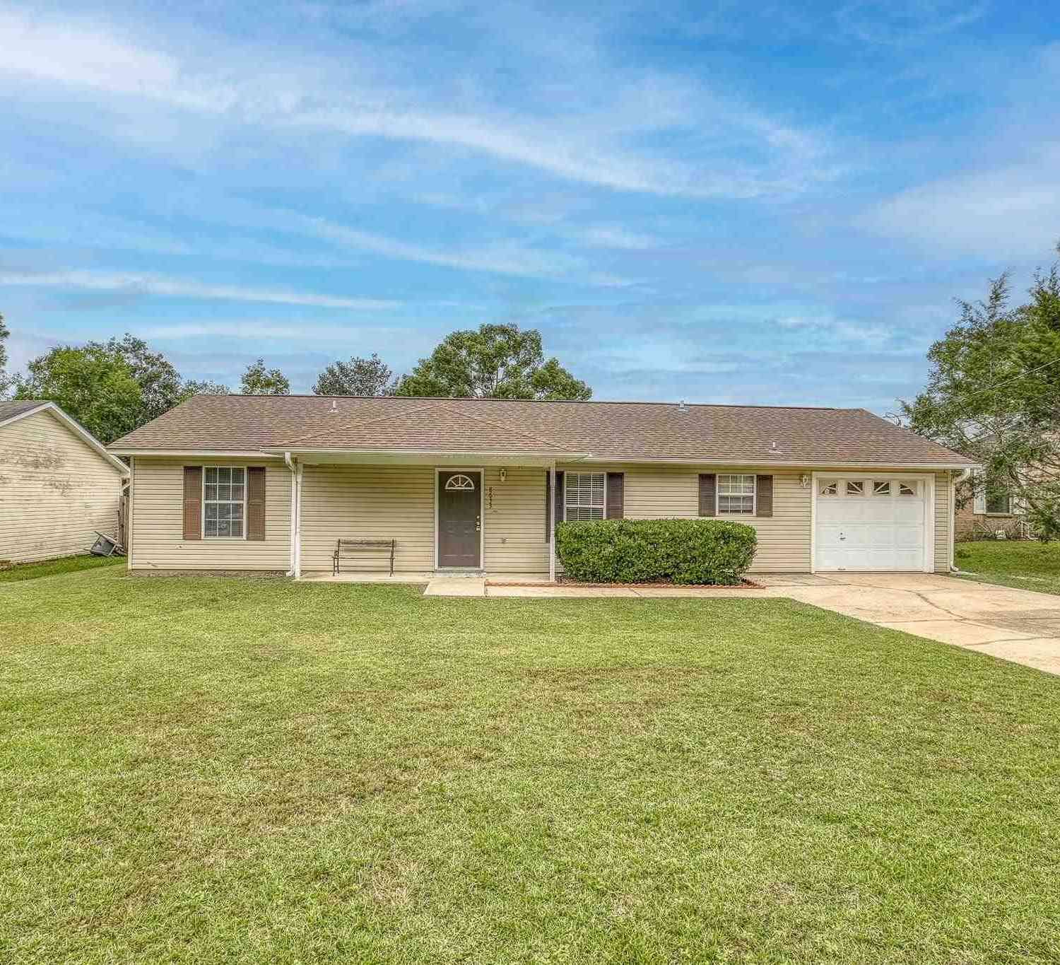 Homes For Sale - 8633 Blue Jay Way<br/> Pensacola, FL 32534