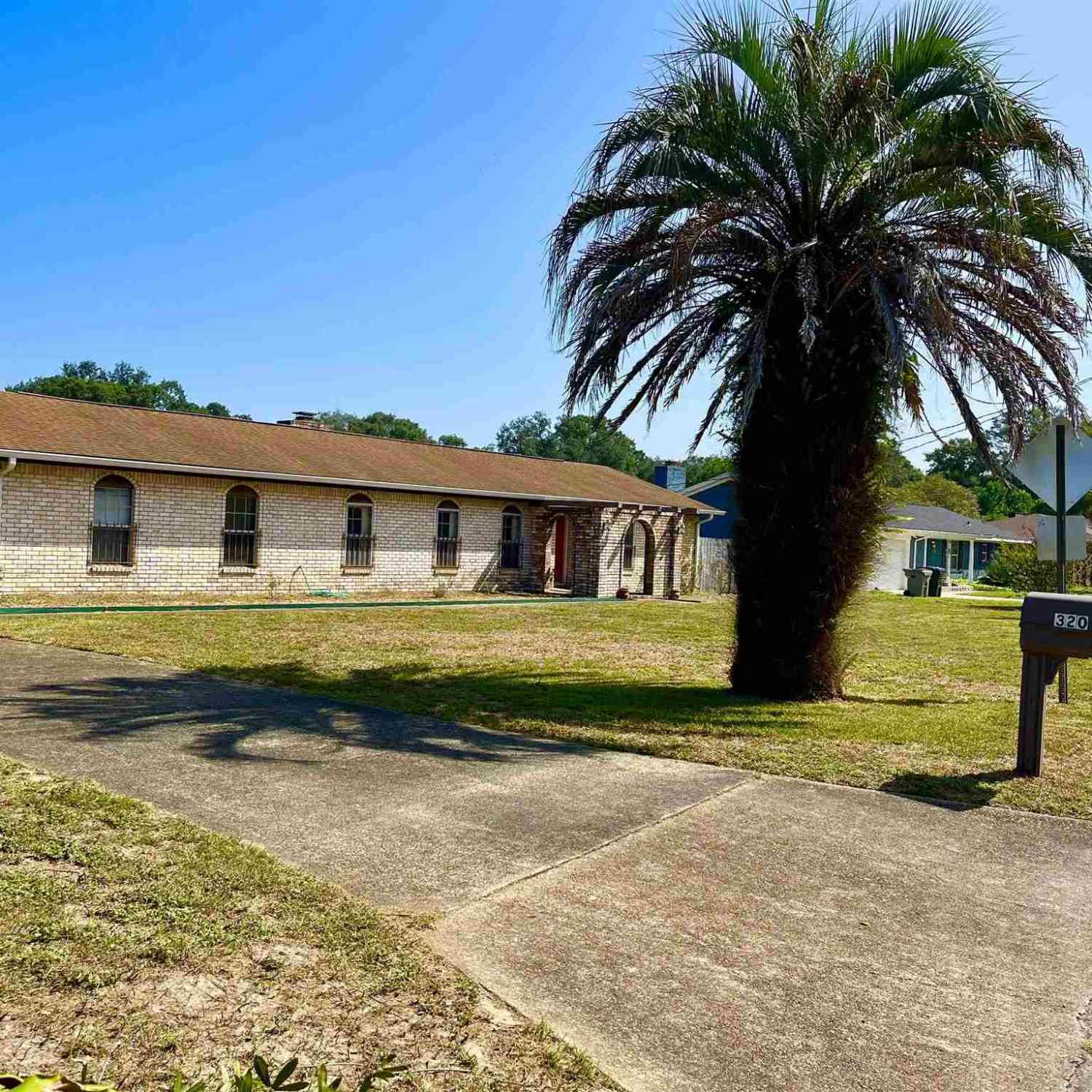 Homes For Sale - 320 N 57th Ave<br/> Pensacola, FL 32506