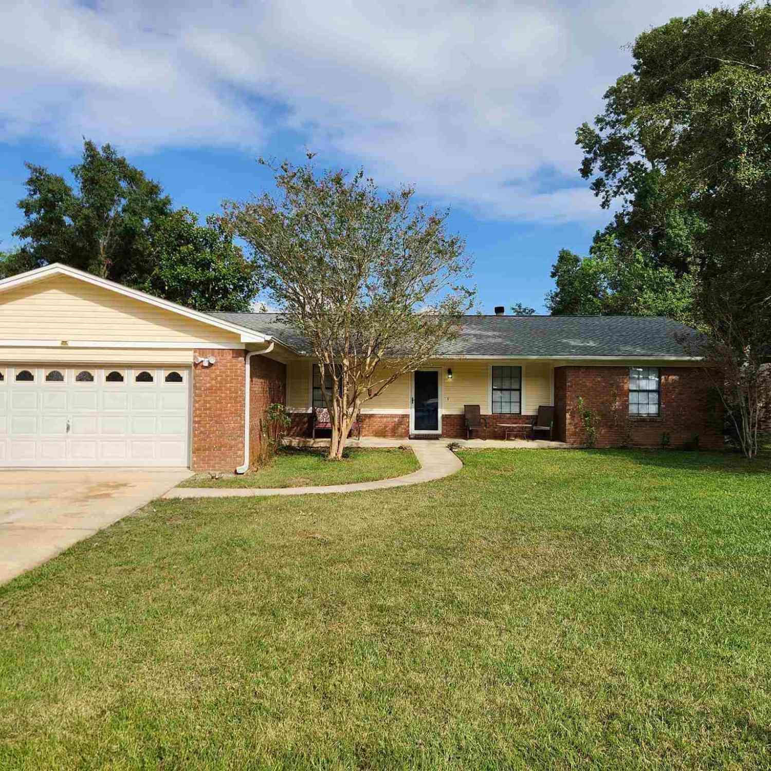 Homes For Sale - 4684 Evelyn St<br/> Pace, FL 32571