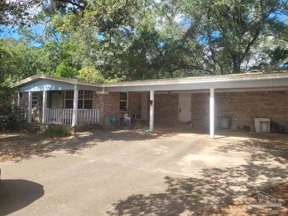 Homes For Sale - 6622 Sanders St<br/> Milton, FL 32570