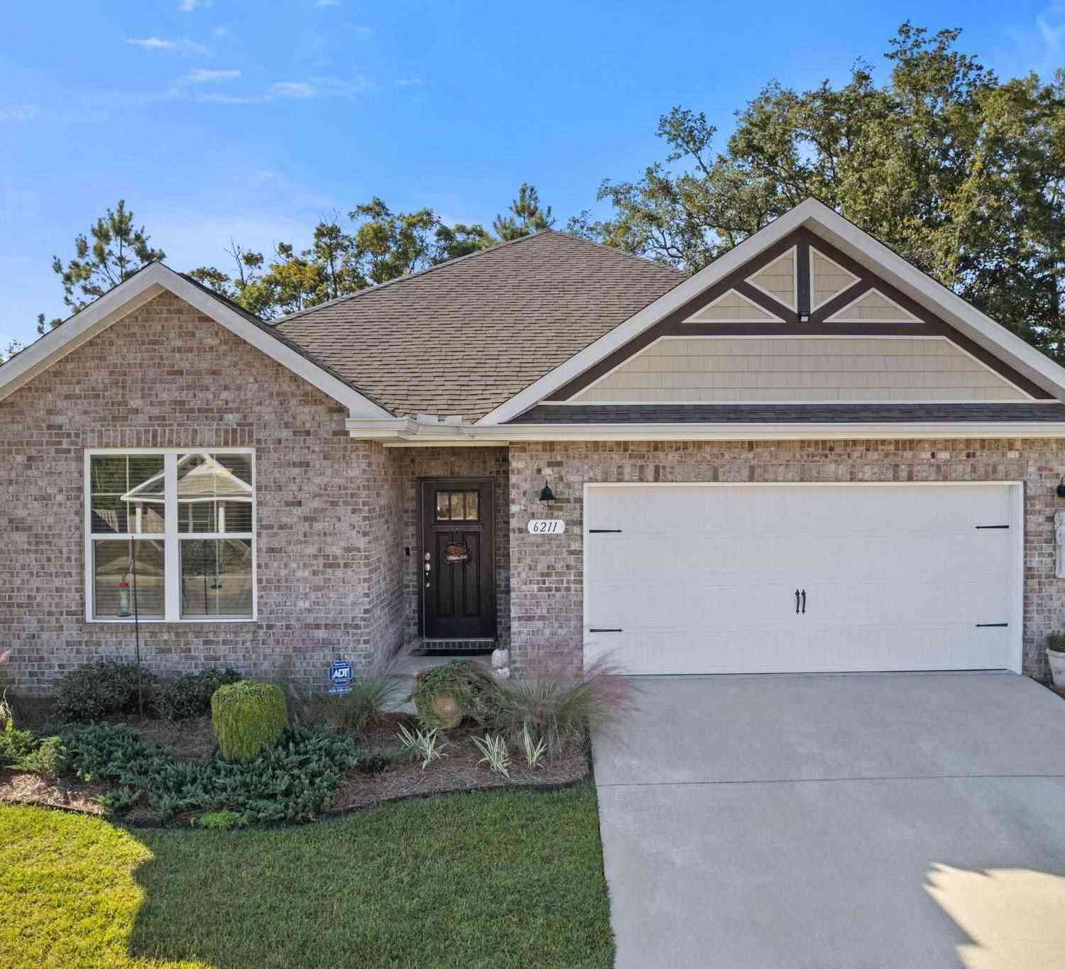 Homes For Sale - 6211 Sonoma Ln<br/> Pensacola, FL 32526