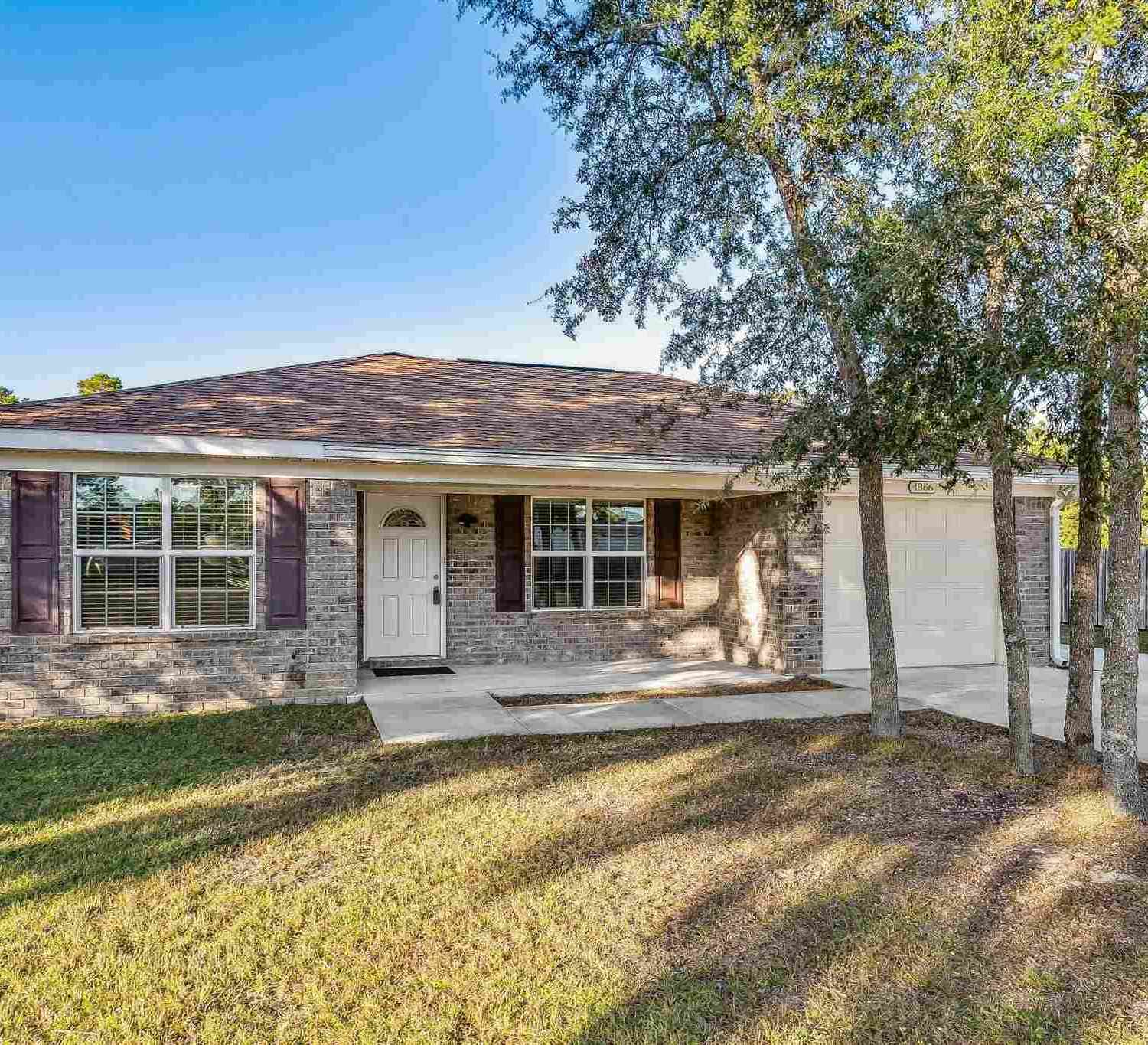 Homes For Sale - 4866 Martina Way<br/> Gulf Breeze, FL 32563