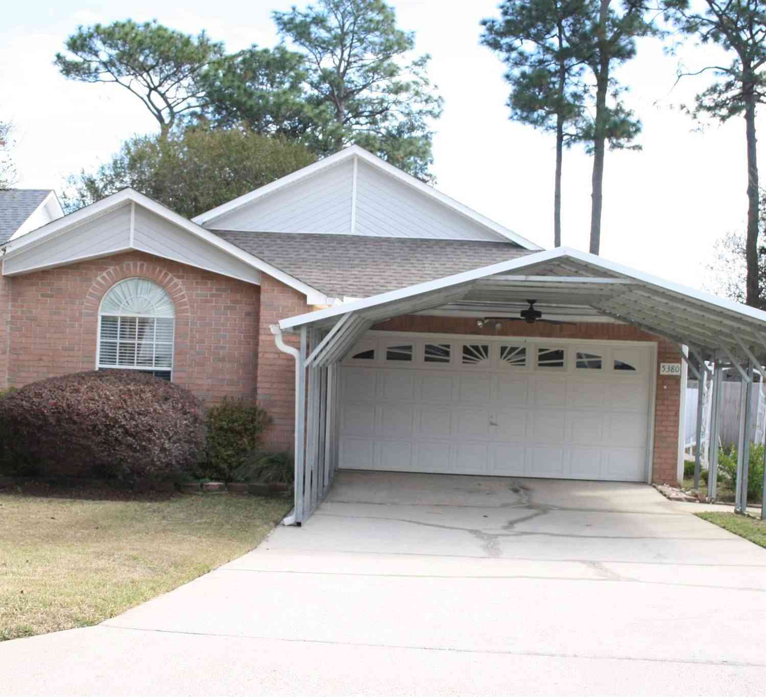 Homes For Sale - 5380 Flintwood Cir<br/> Pensacola, FL 32504