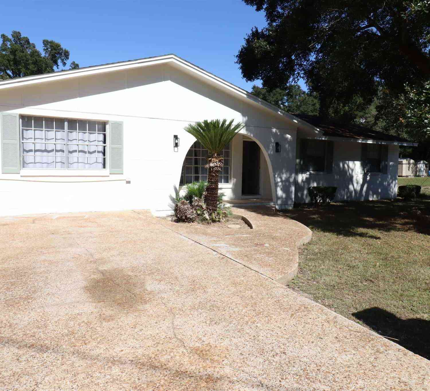 Homes For Sale - 630 Bullard Ave<br/> Pensacola, FL 32514