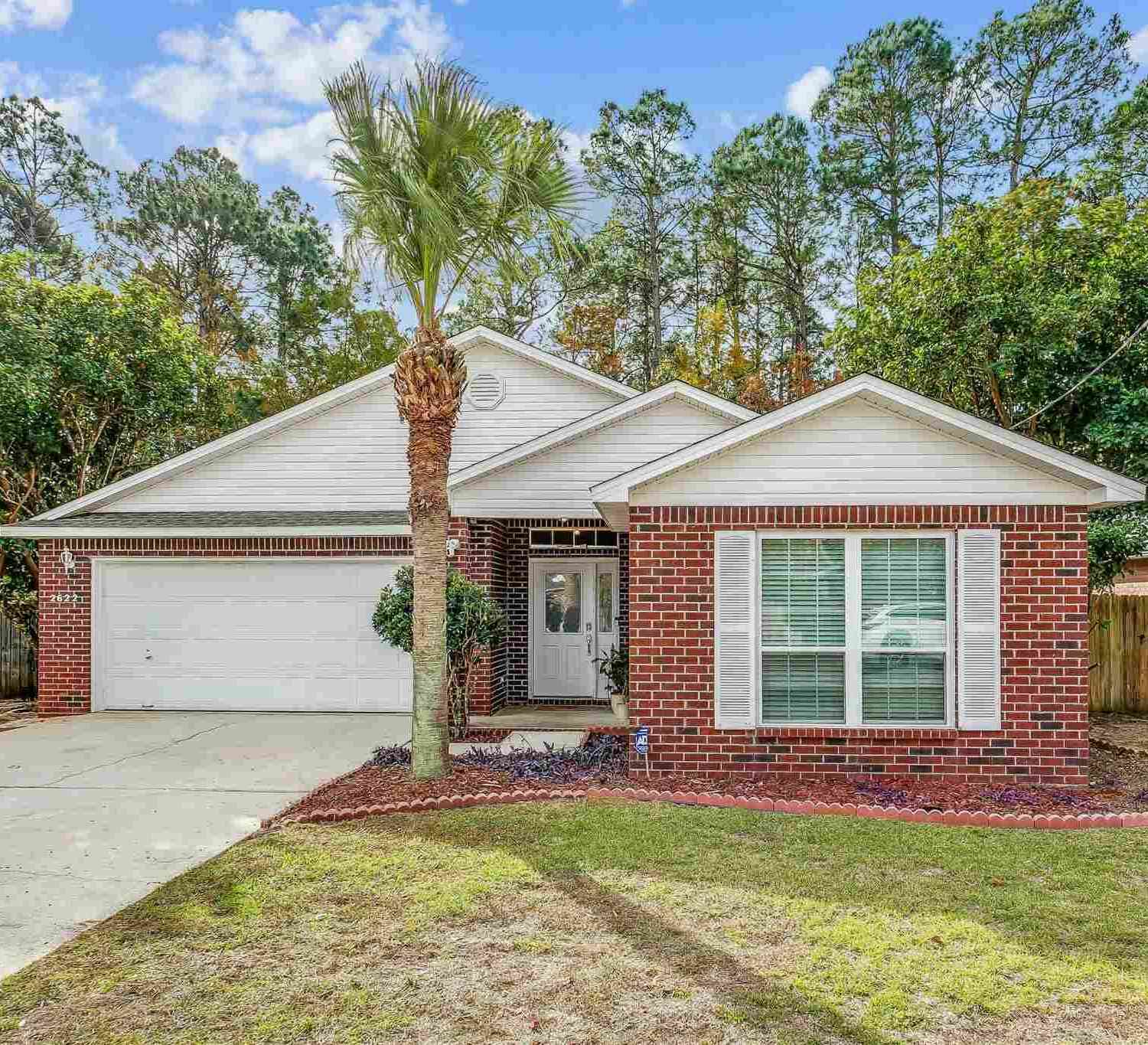 Homes For Sale - 2622 Hidden Estates Cir<br/> Navarre, FL 32566