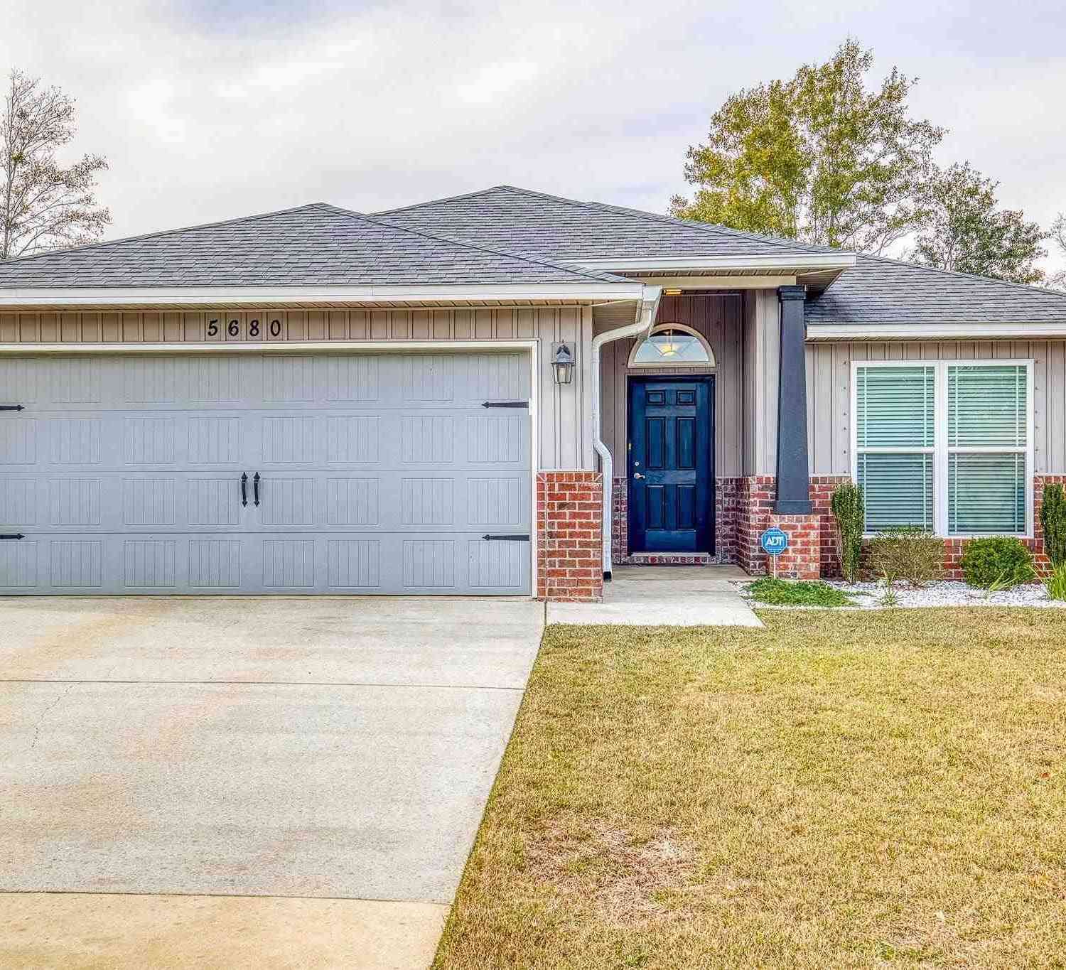 Homes For Sale - 5680 Peach Dr<br/> Pace, FL 32571