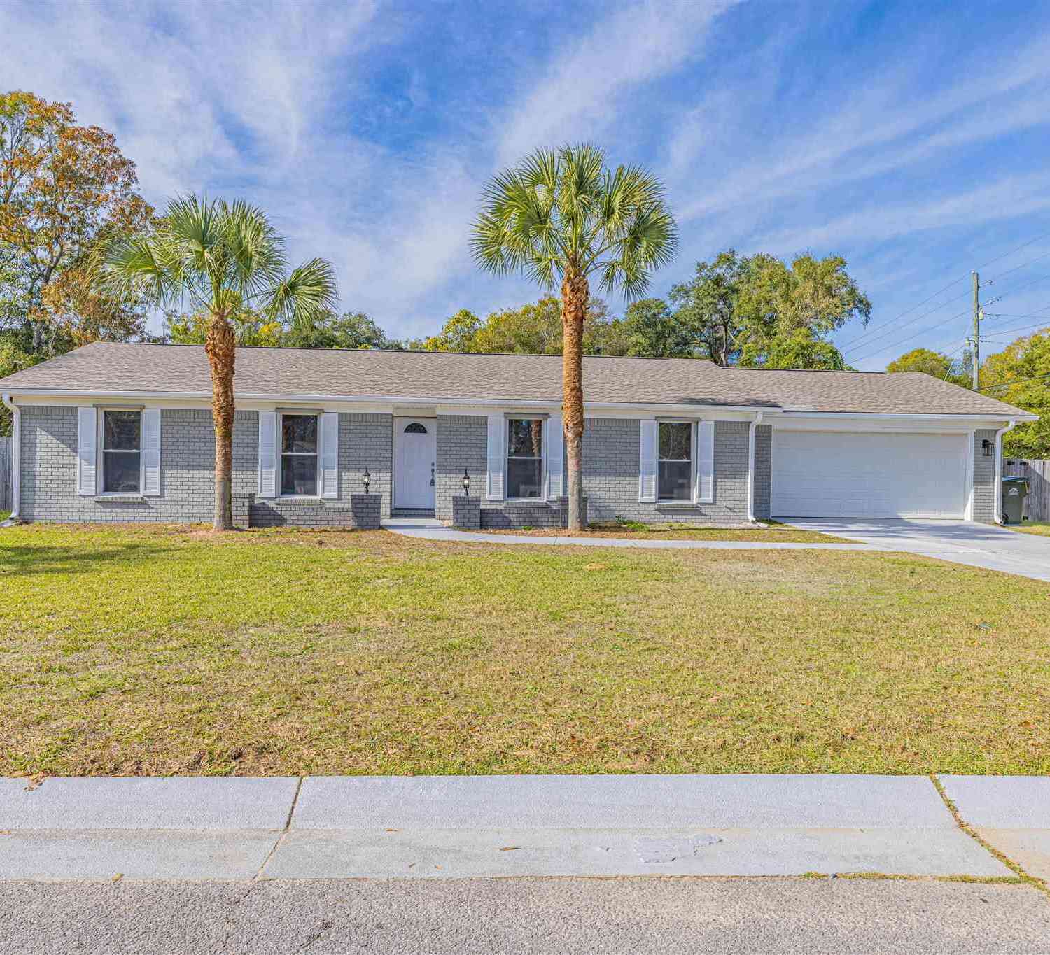 Homes For Sale - 2209 Country Place Cir<br/> Pensacola, FL 32534