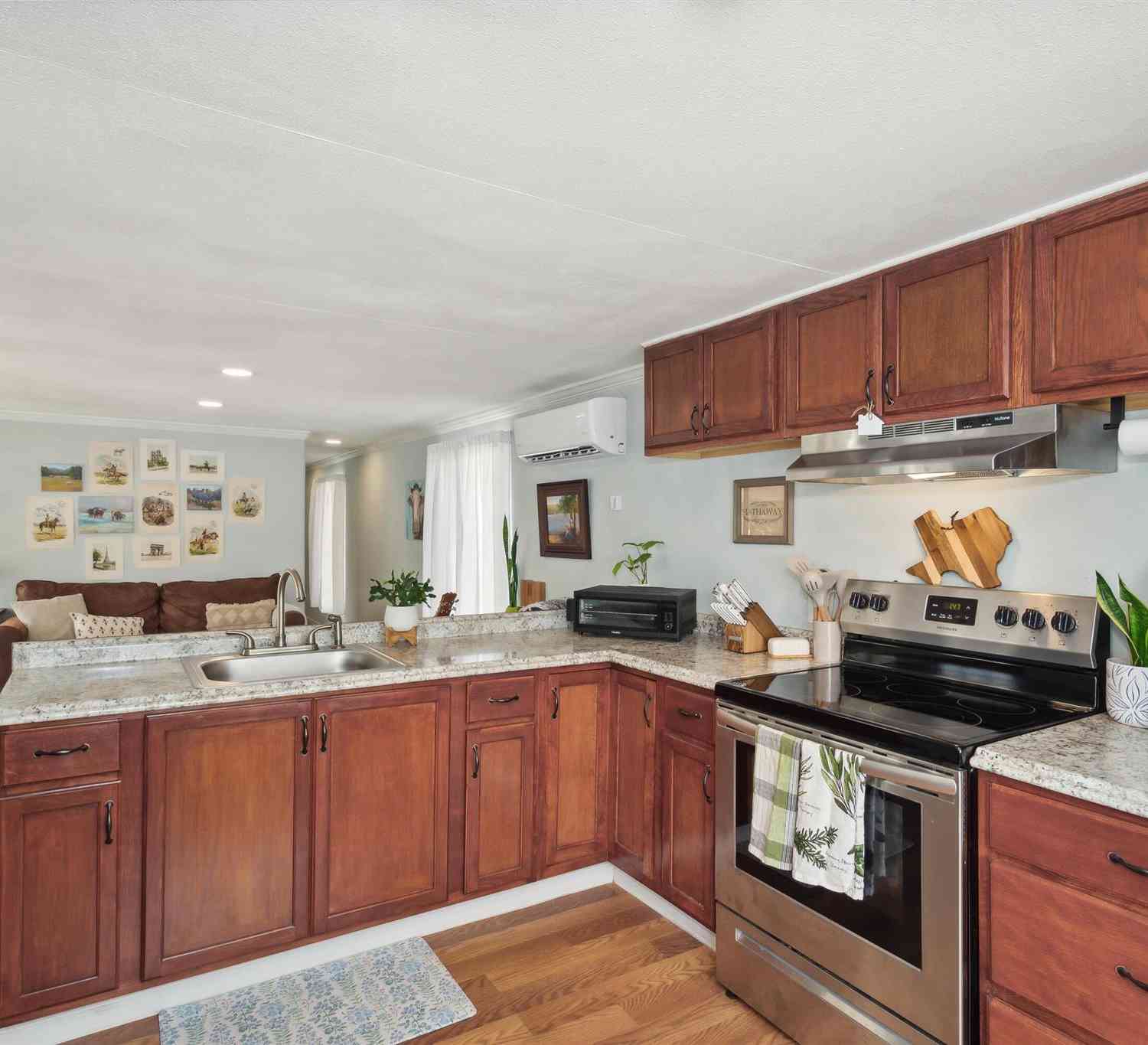 Mobile Home For Sale - 463 Mapleleaf Cir<br/> Pensacola, FL 32514