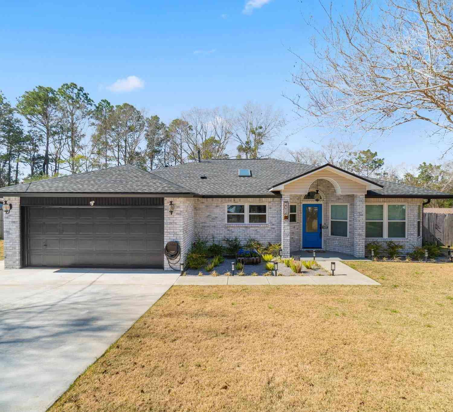 Homes For Sale - 2016 Winners Cir<br/> Cantonment, FL 32533