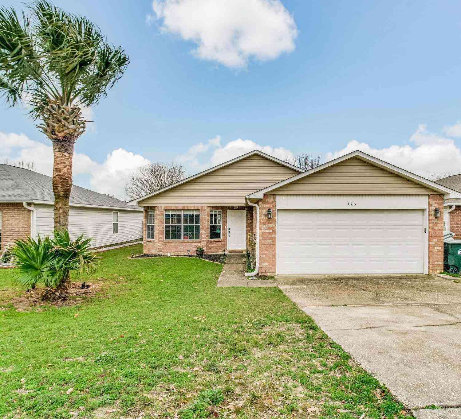 Homes For Sale - 376 Mizzen Ln<br/> Pensacola, FL 32507