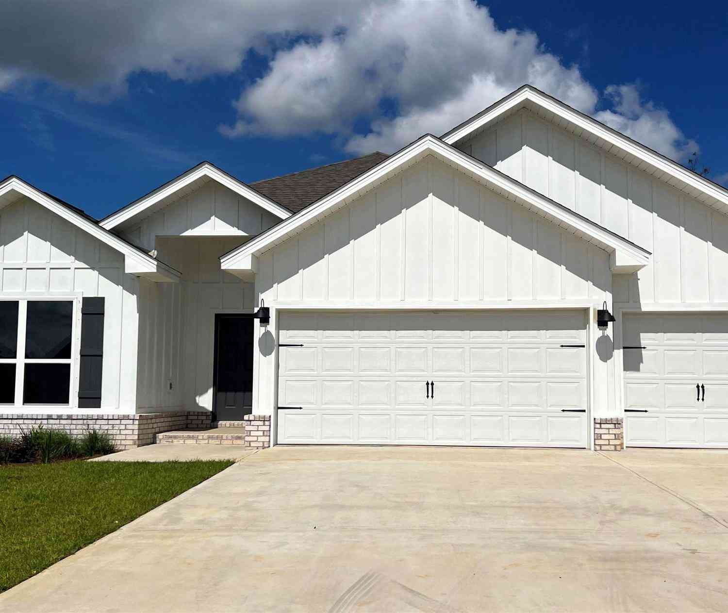 Homes For Sale - 321 Connie Way<br/> Cantonment, FL 32533