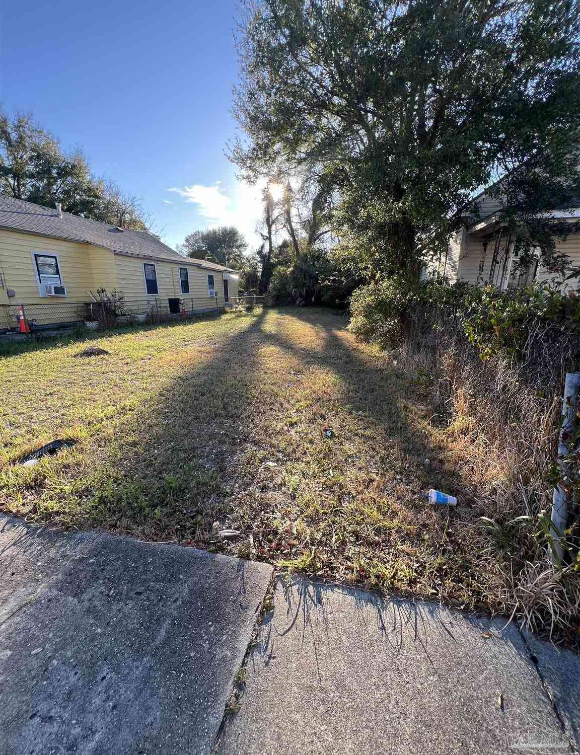 Vacant Land For Sale - 919 N Davis Hwy<br/> Pensacola, FL 32501