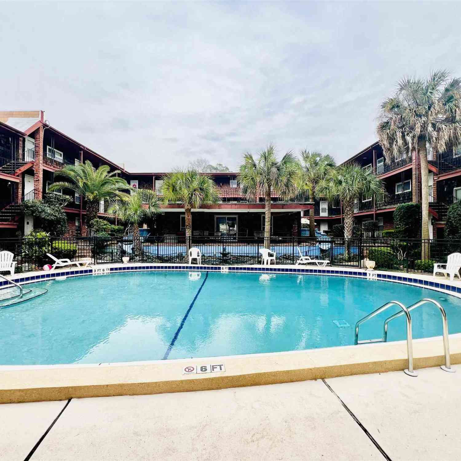 Condo For Sale - 300 Bayou Blvd #114<br/> Pensacola, FL 32503