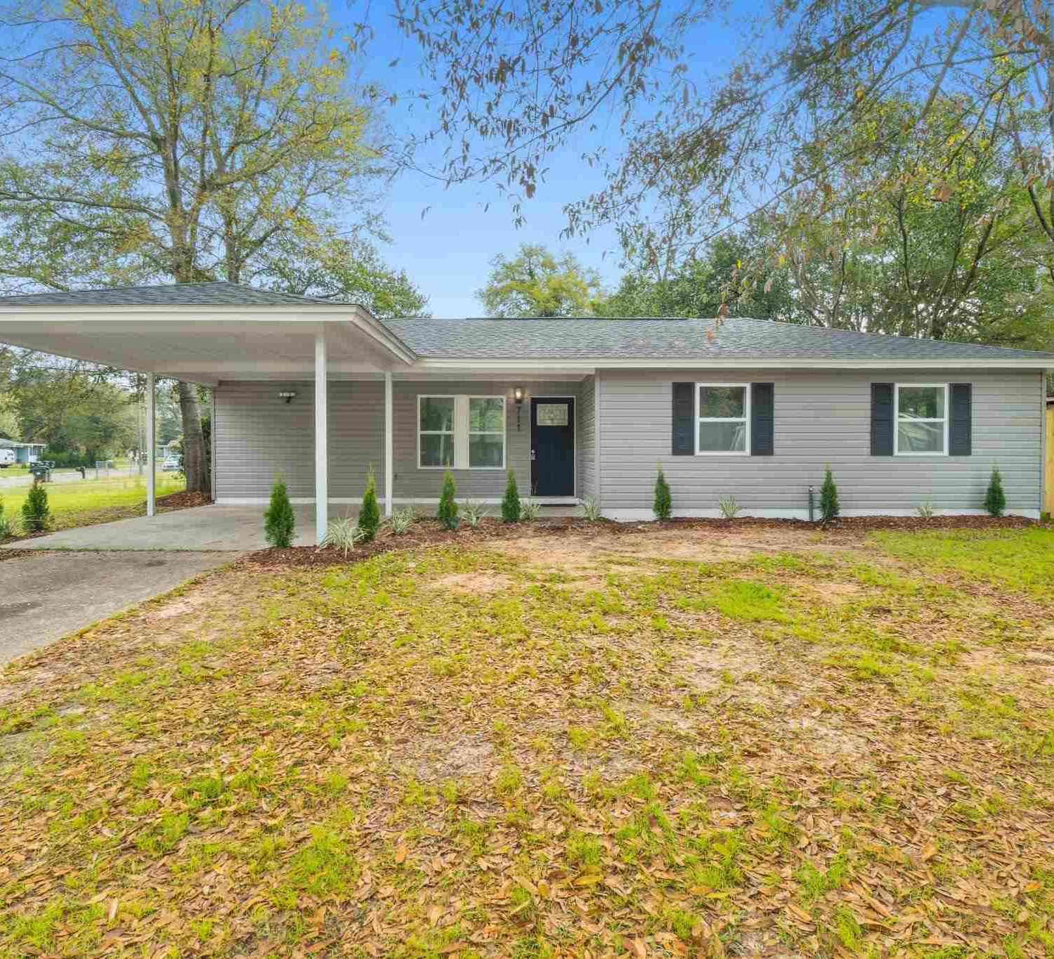 Homes For Sale - 711 Loire Way<br/> Pensacola, FL 32505