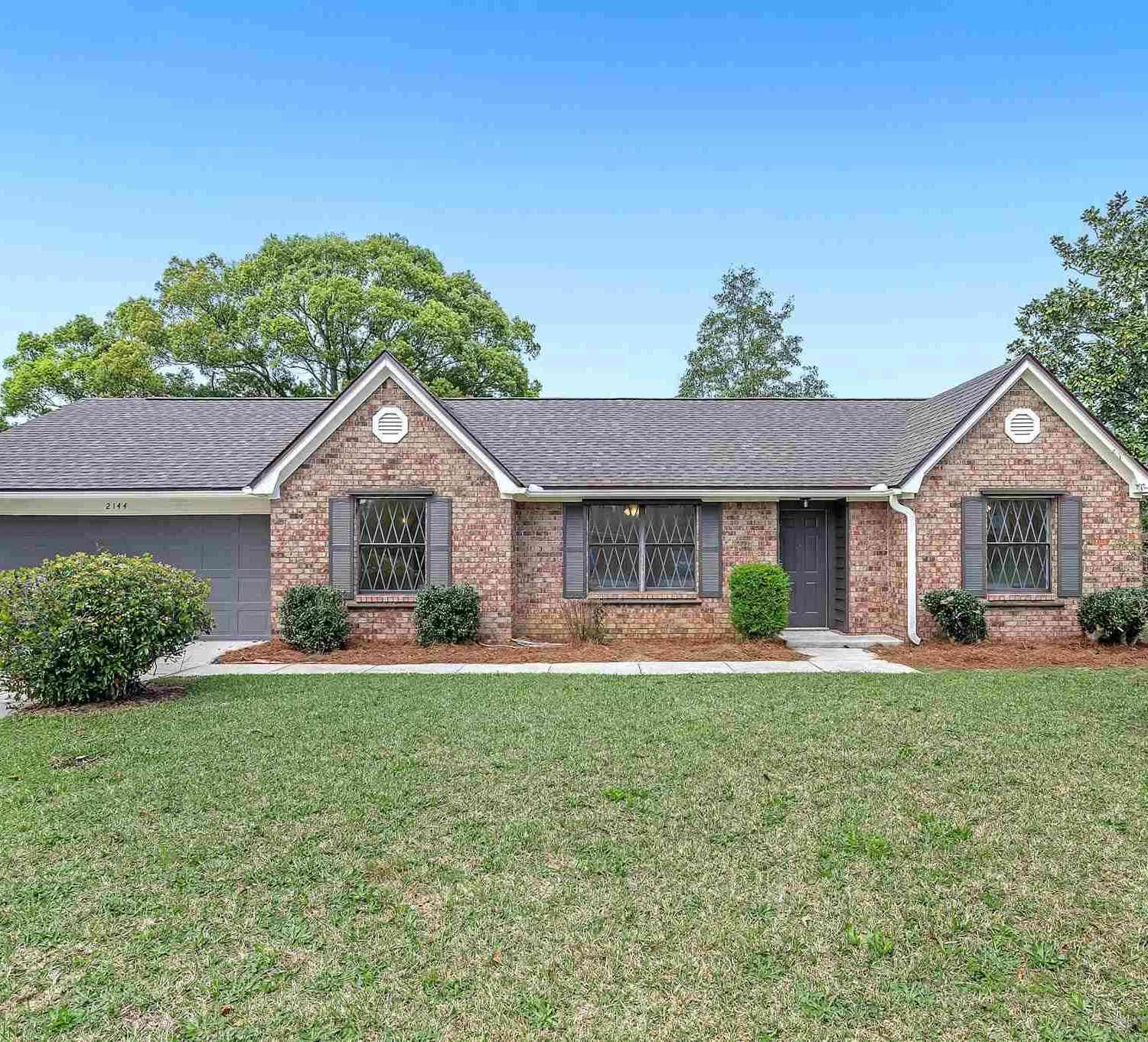 Homes For Sale - 2144 Pineview Cir<br/> Pensacola, FL 32526