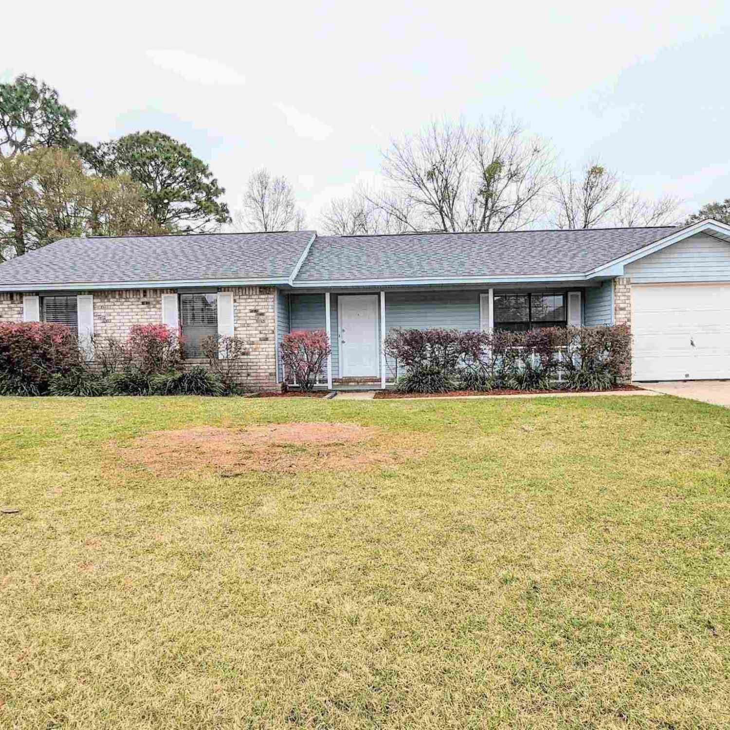 Homes For Sale - 6470 Greenwell St<br/> Pensacola, FL 32526