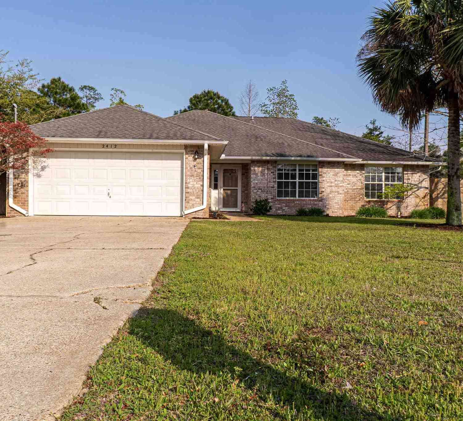 Homes For Sale - 2412 Pleasant Point Cir<br/> Navarre, FL 32566