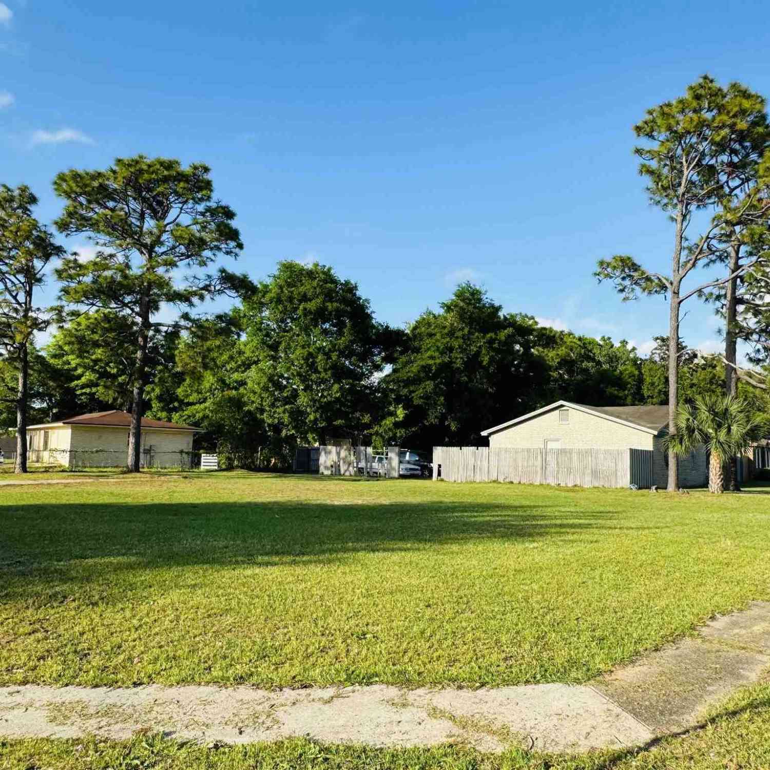 Vacant Land For Sale - 4250 Erress Blvd<br/> Pensacola, FL 32505
