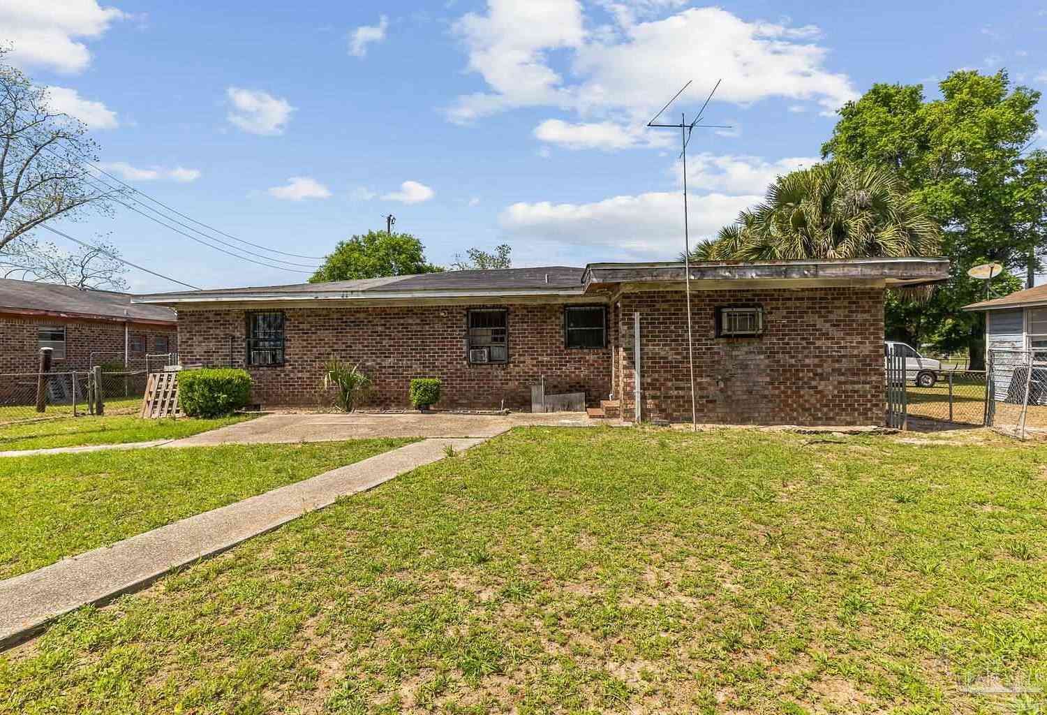 Homes For Sale - 171 E Anderson St<br/> Pensacola, FL 32503