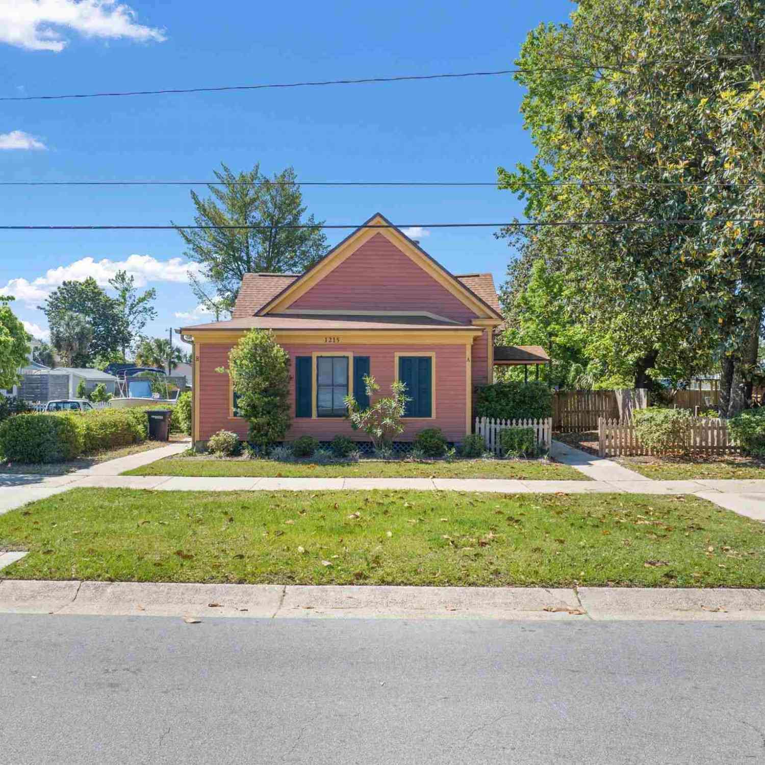 Multifamily For Rent - 1215 E Strong St<br/> Pensacola, FL 32501