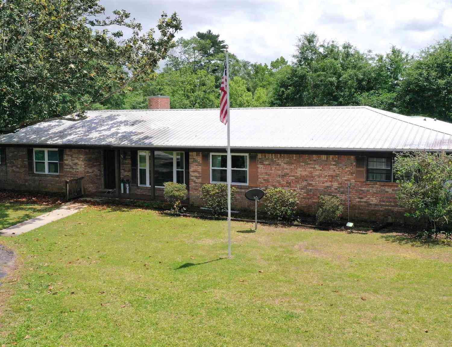 Homes For Sale - 1561 Forest Hill Dr<br/> Atmore, AL 36502