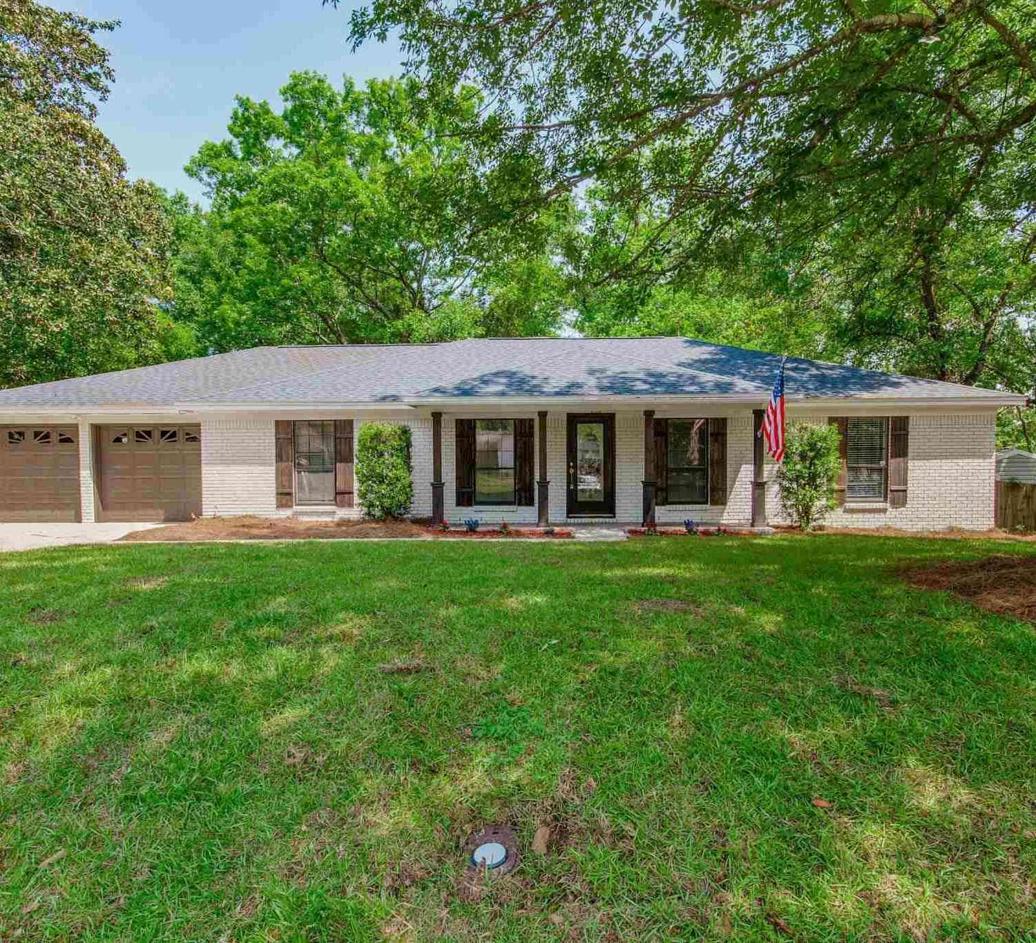 Homes For Sale - 4646 Baywoods Cir<br/> Pensacola, FL 32504