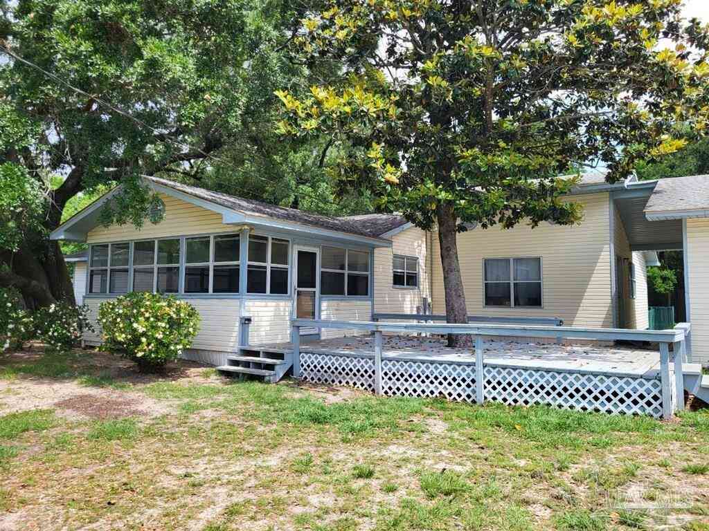 Homes For Sale - 5772 Windover St<br/> Milton, FL 32583