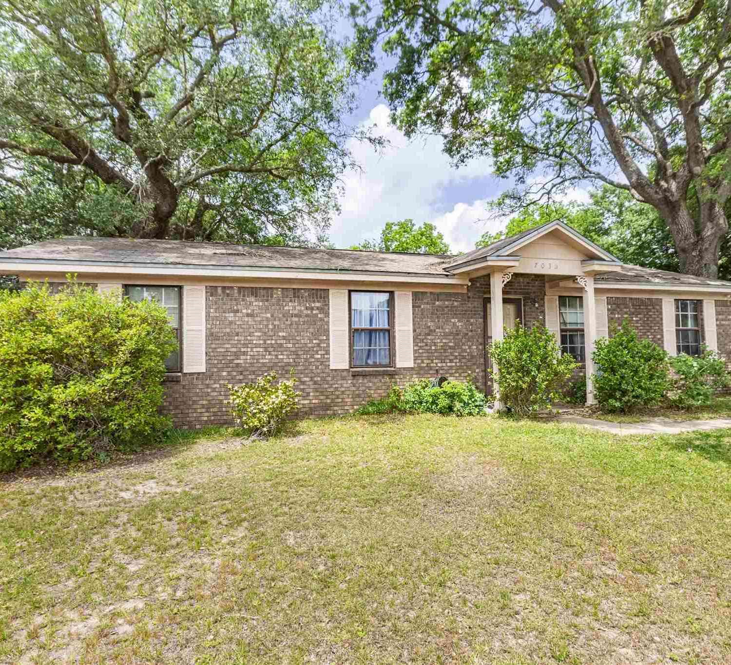 Homes For Sale - 7030 Balboa Dr<br/> Pensacola, FL 32526