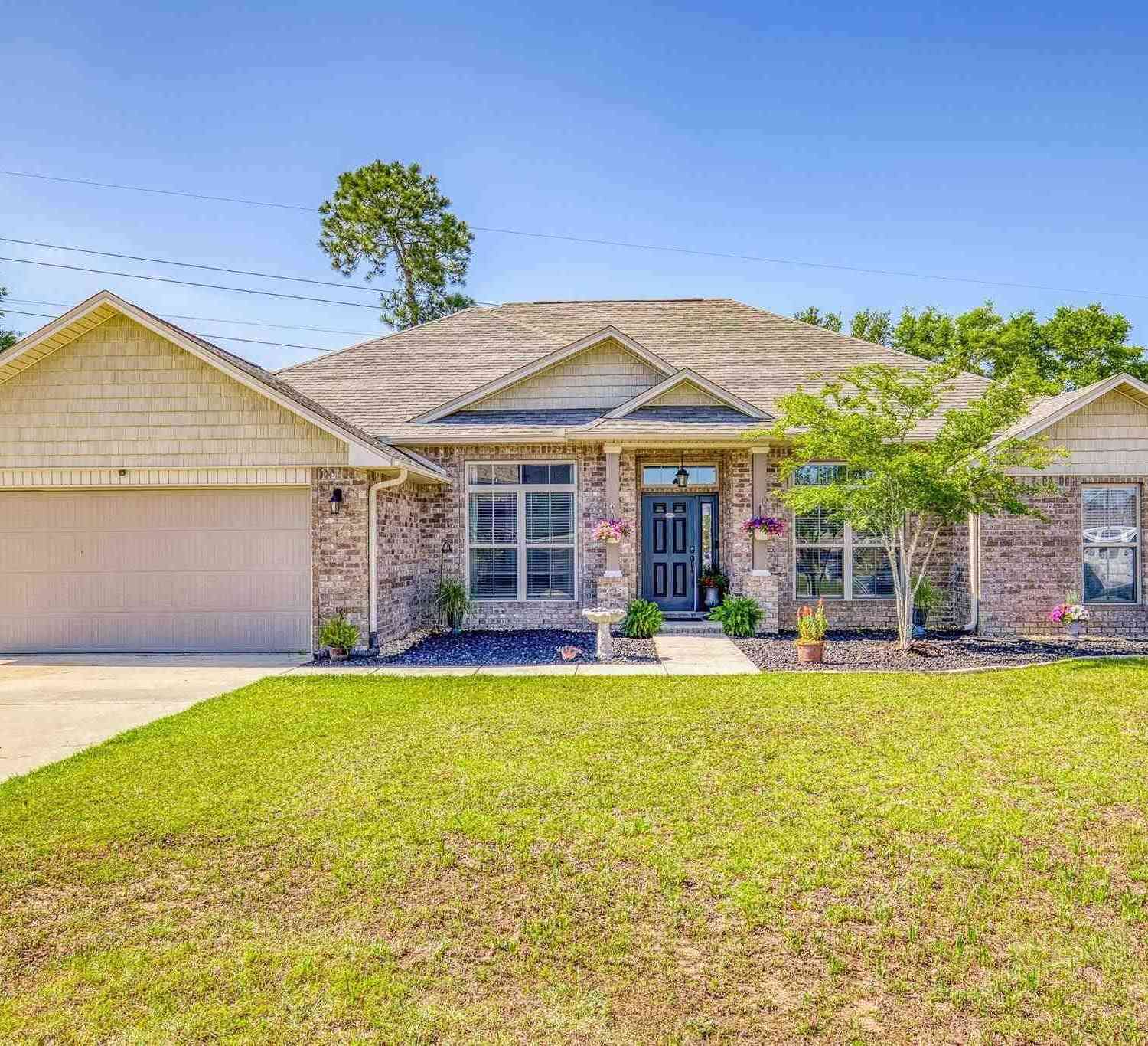 Homes For Sale - 6102 Winchester Cir<br/> Milton, FL 32570