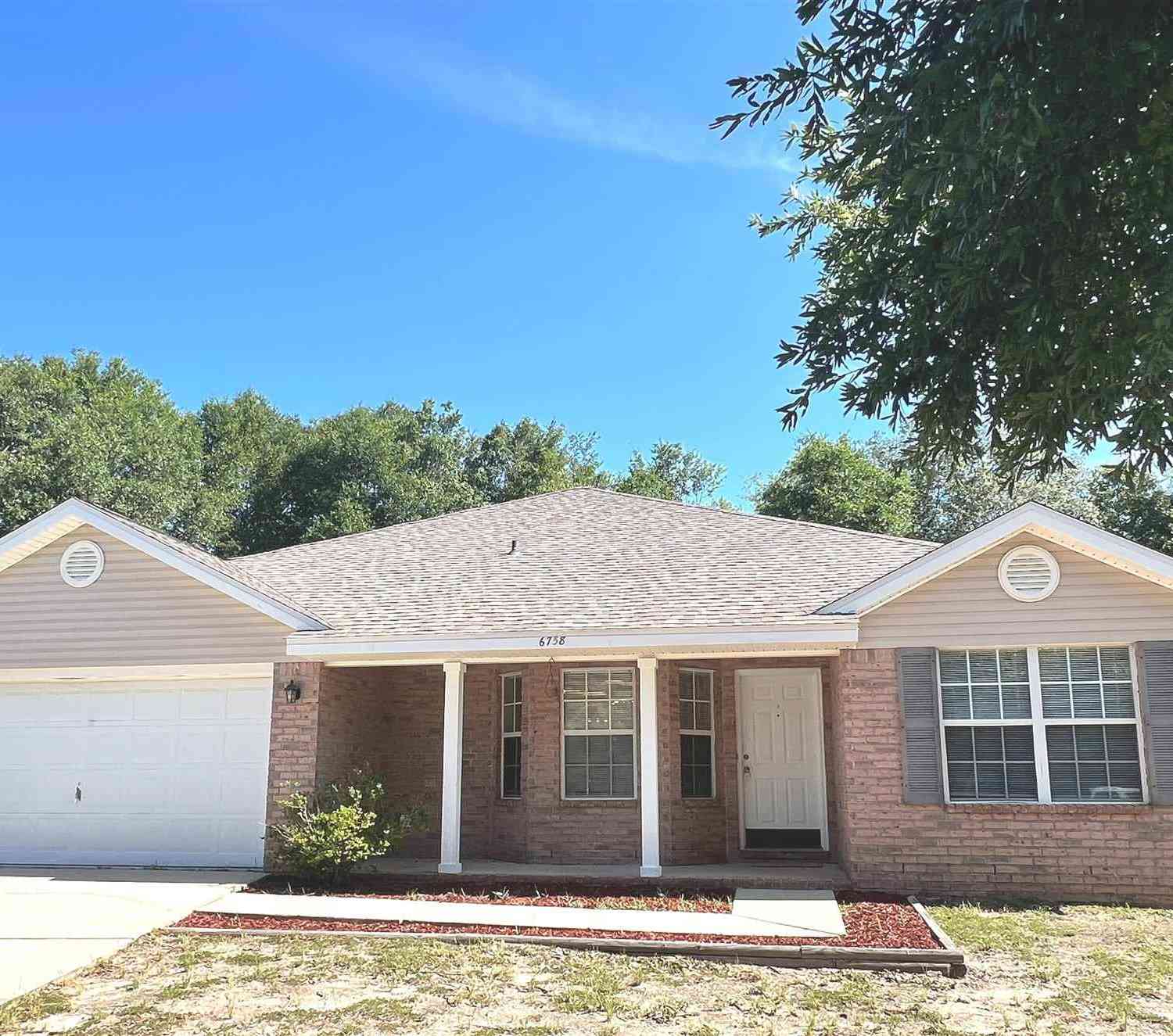 Homes For Sale - 6758 Mid Ridge Ct<br/> Milton, FL 32570